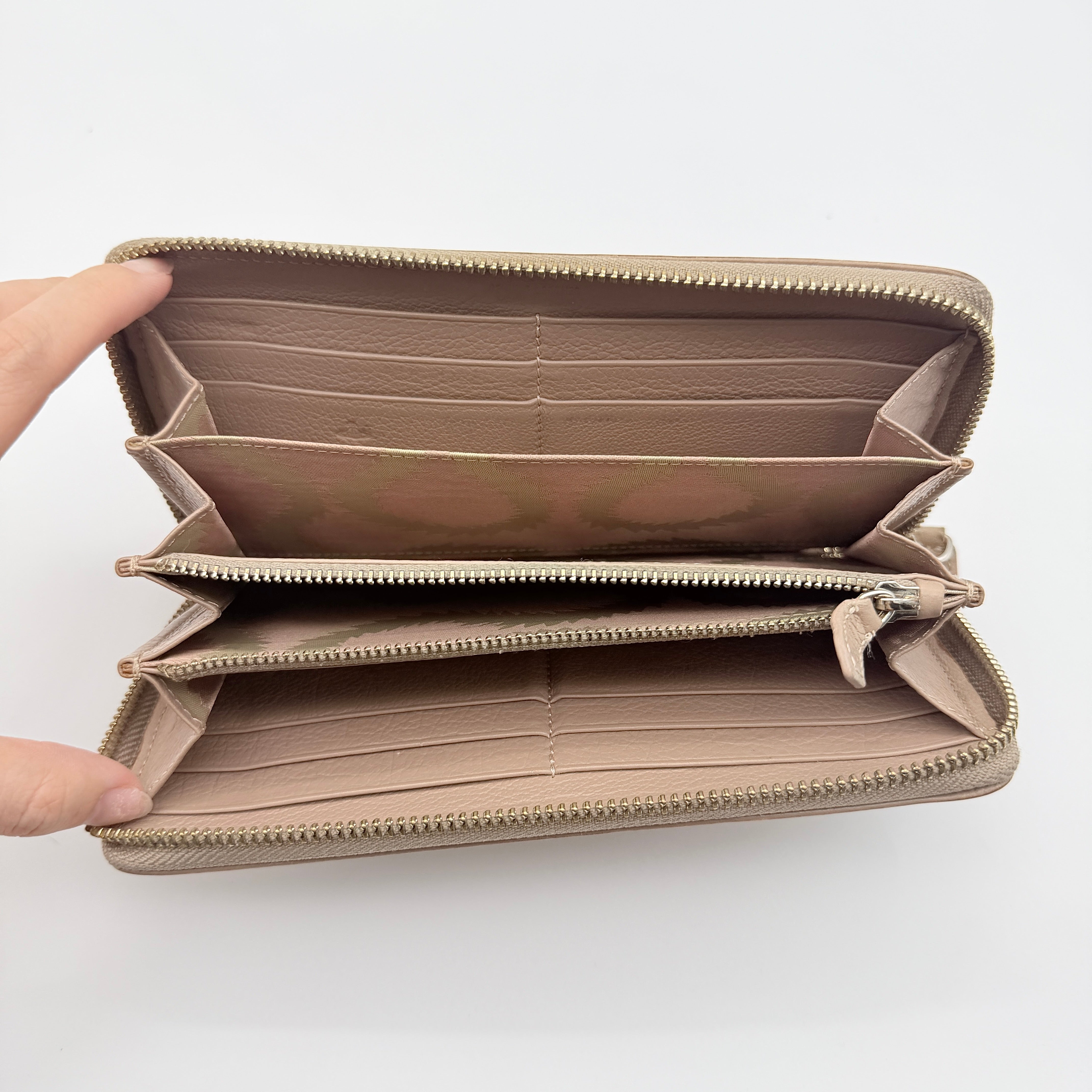Vivienne Westwood Signature Orb Long Wallet Beige