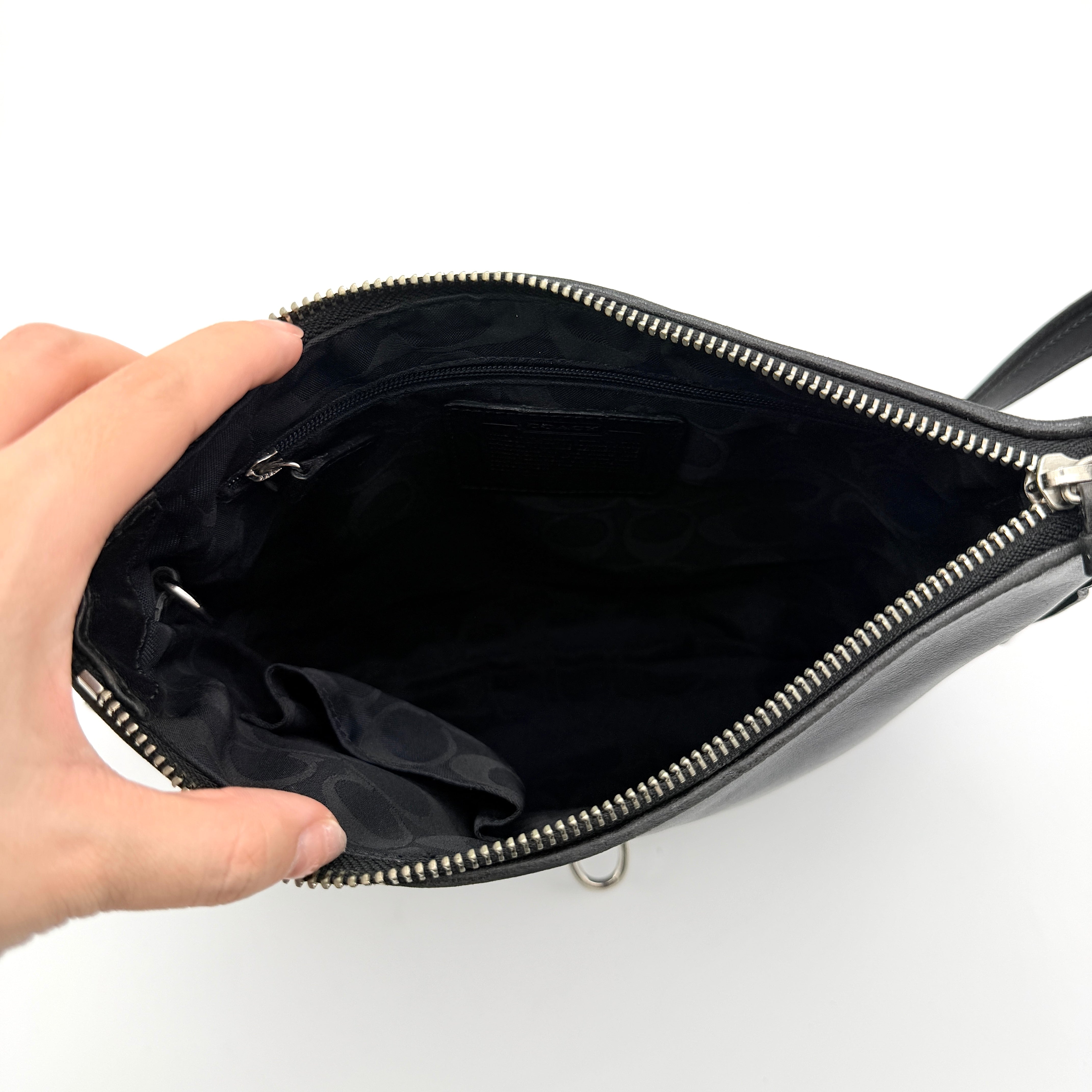 Coach Hamptons Hobo Clip Crossbody Bag Black