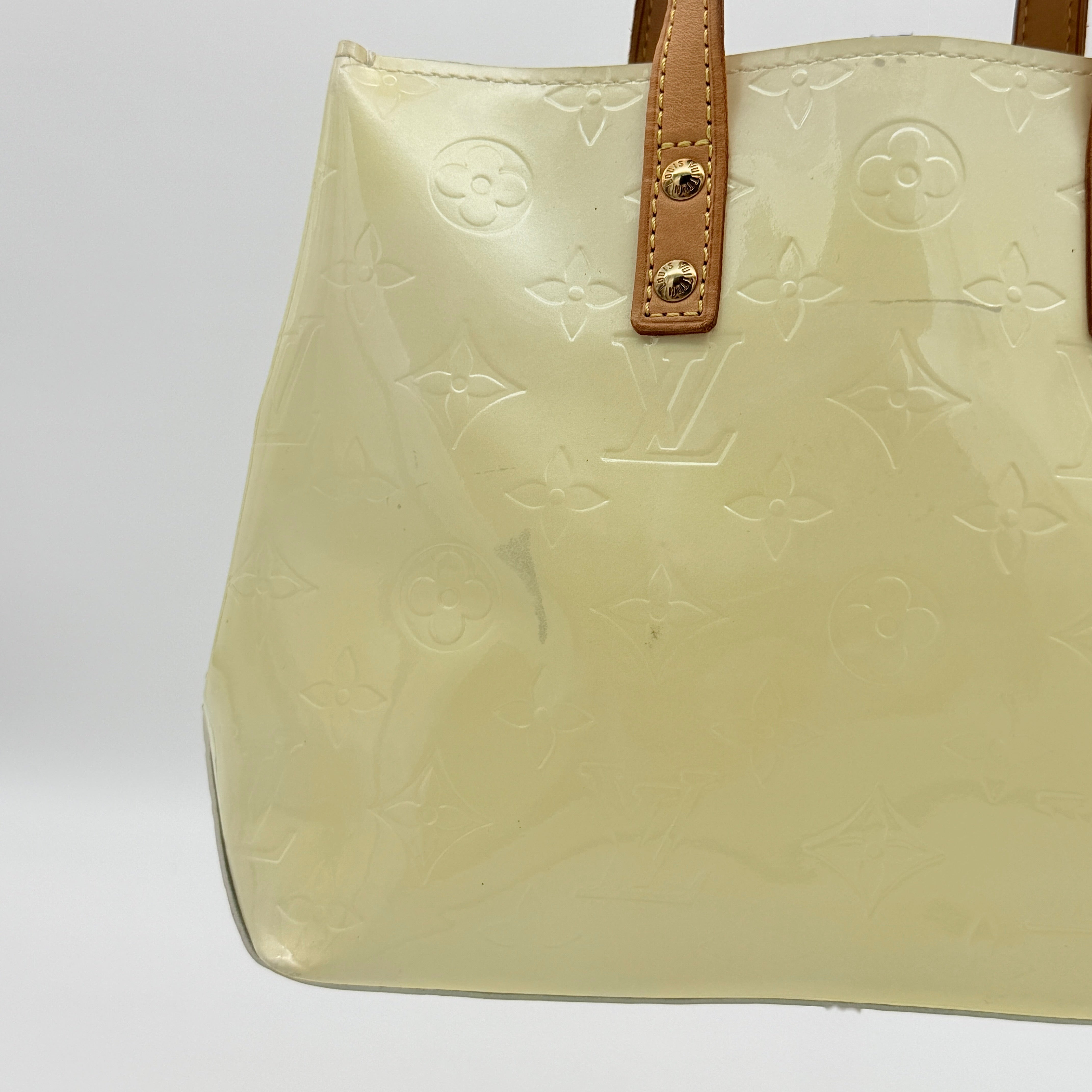 Louis Vuitton Monogram Vernis Reade PM Handbag Perle