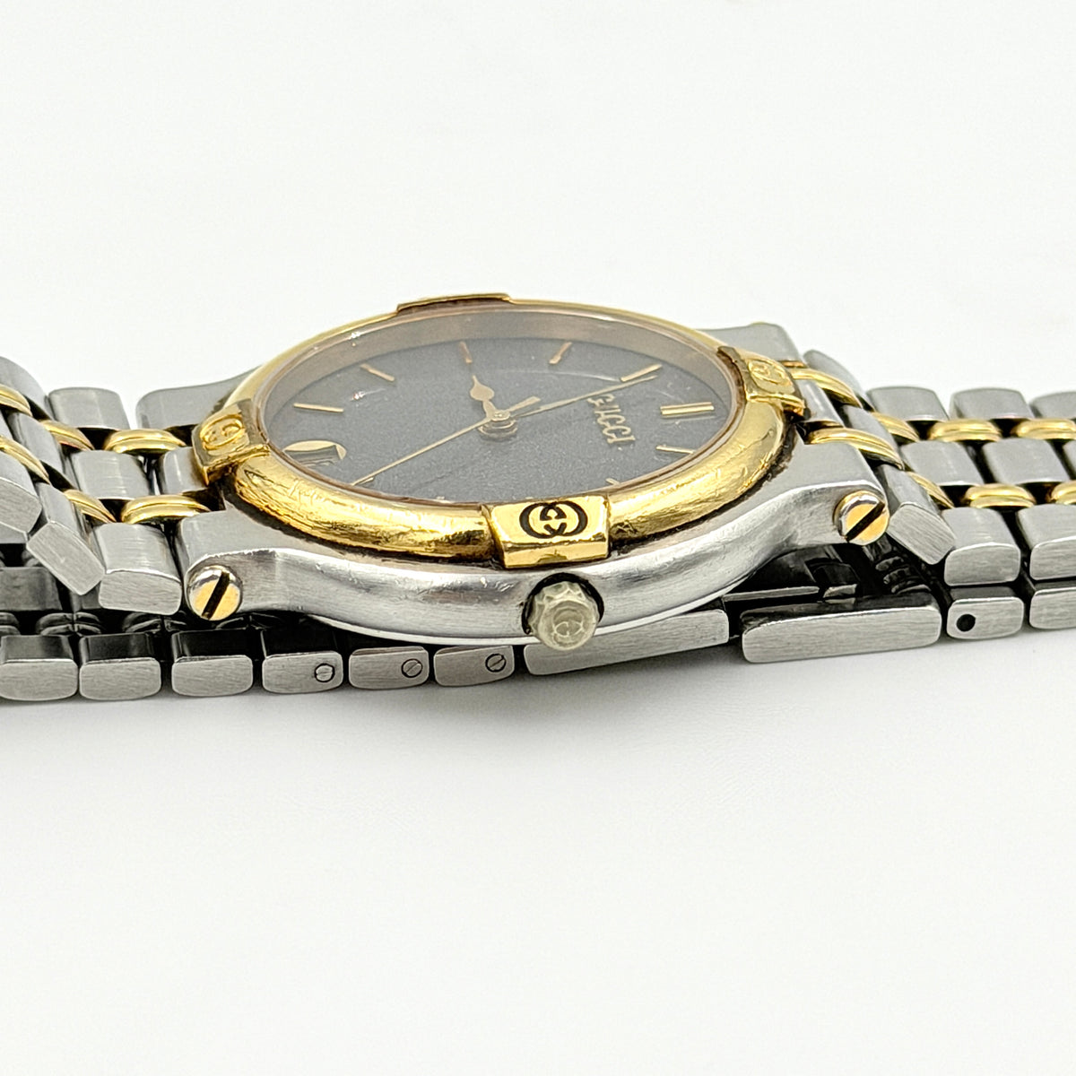 Gucci 9000M Black Dial Stainless Steel Watch Gold/Silver