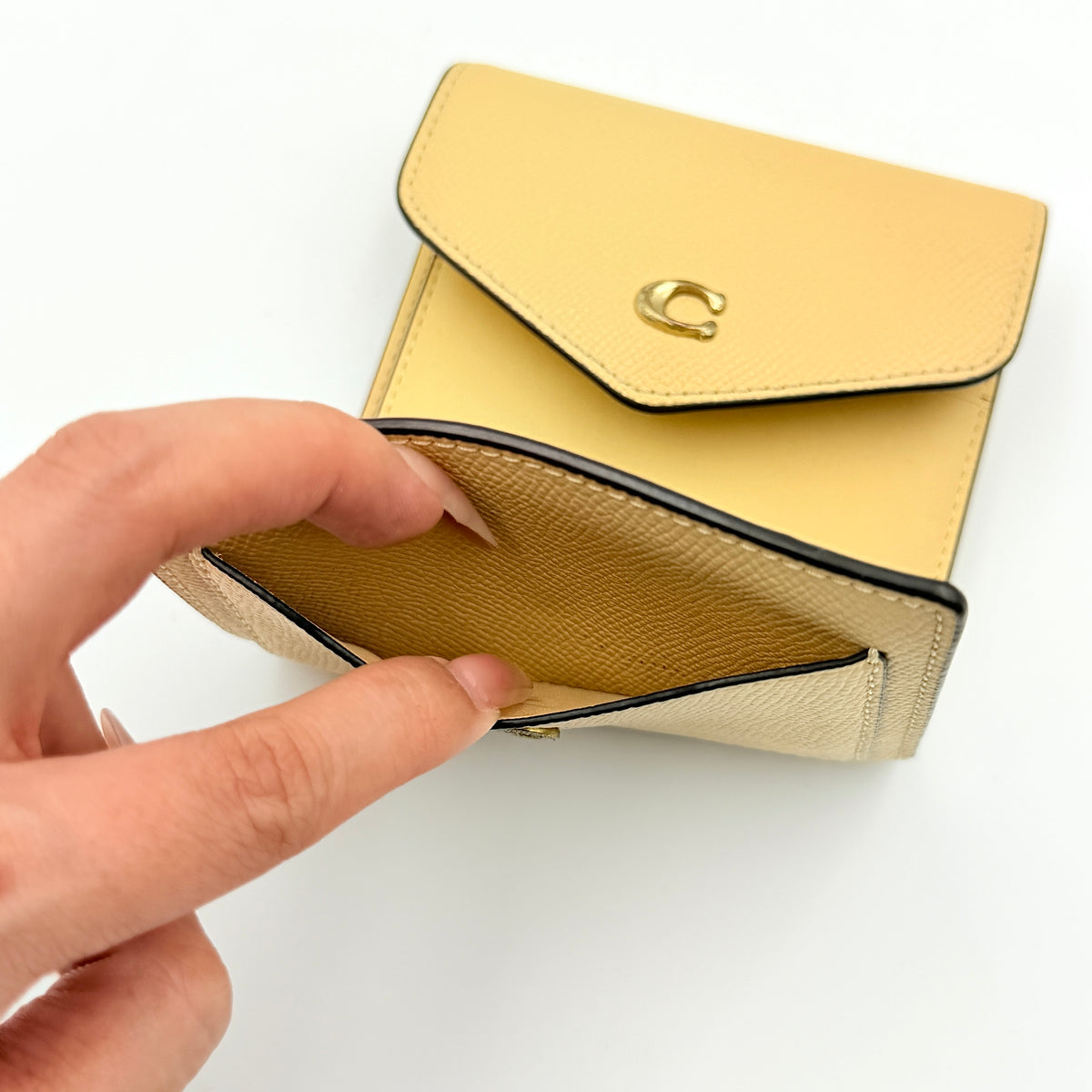 Coach Wyn Small Wallet Yellow