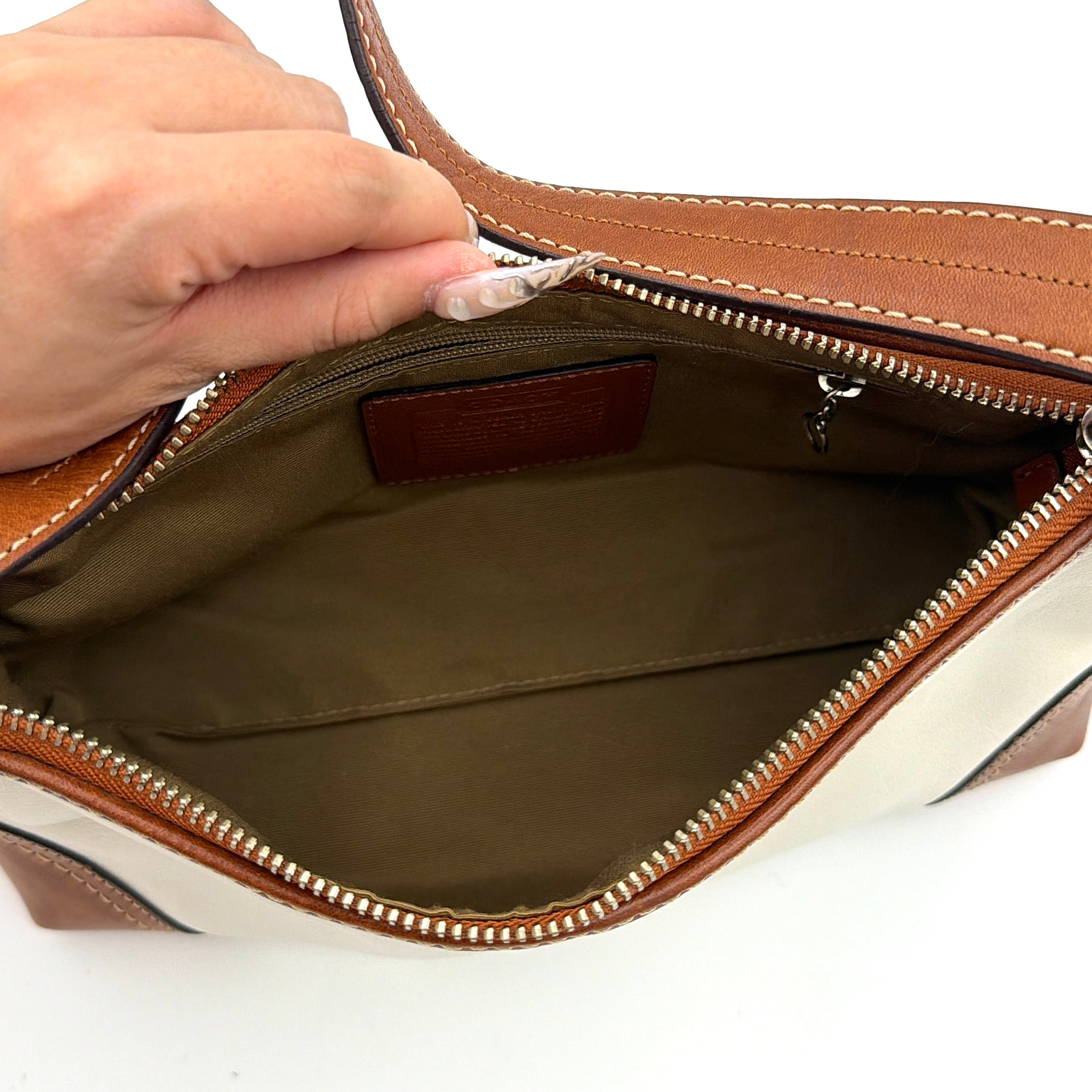 Coach Y2K Hampton Demi Baguette Shoulder Bag Cream/Tan