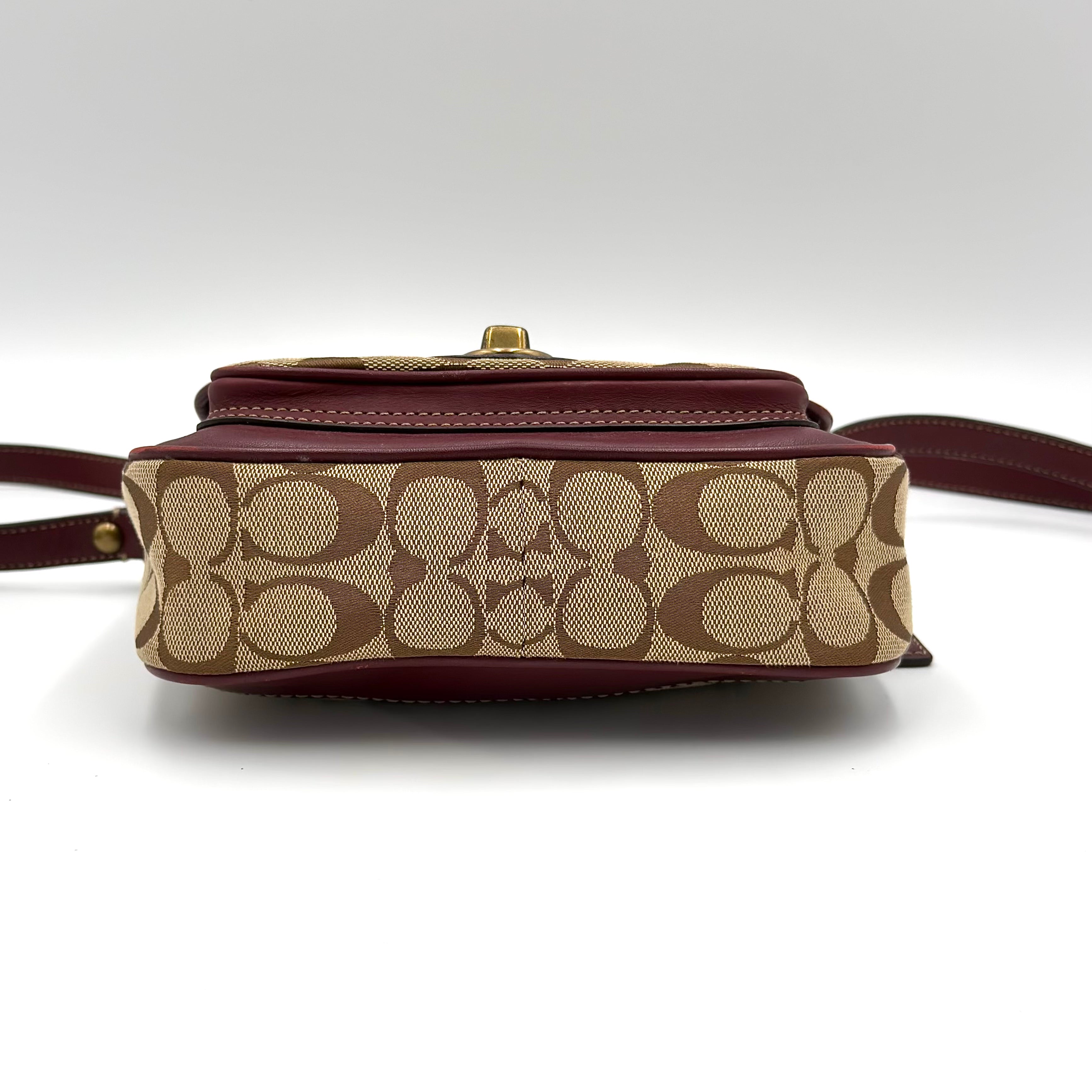 Coach Signature Turnlock Crossbody Bag Purple/Beige