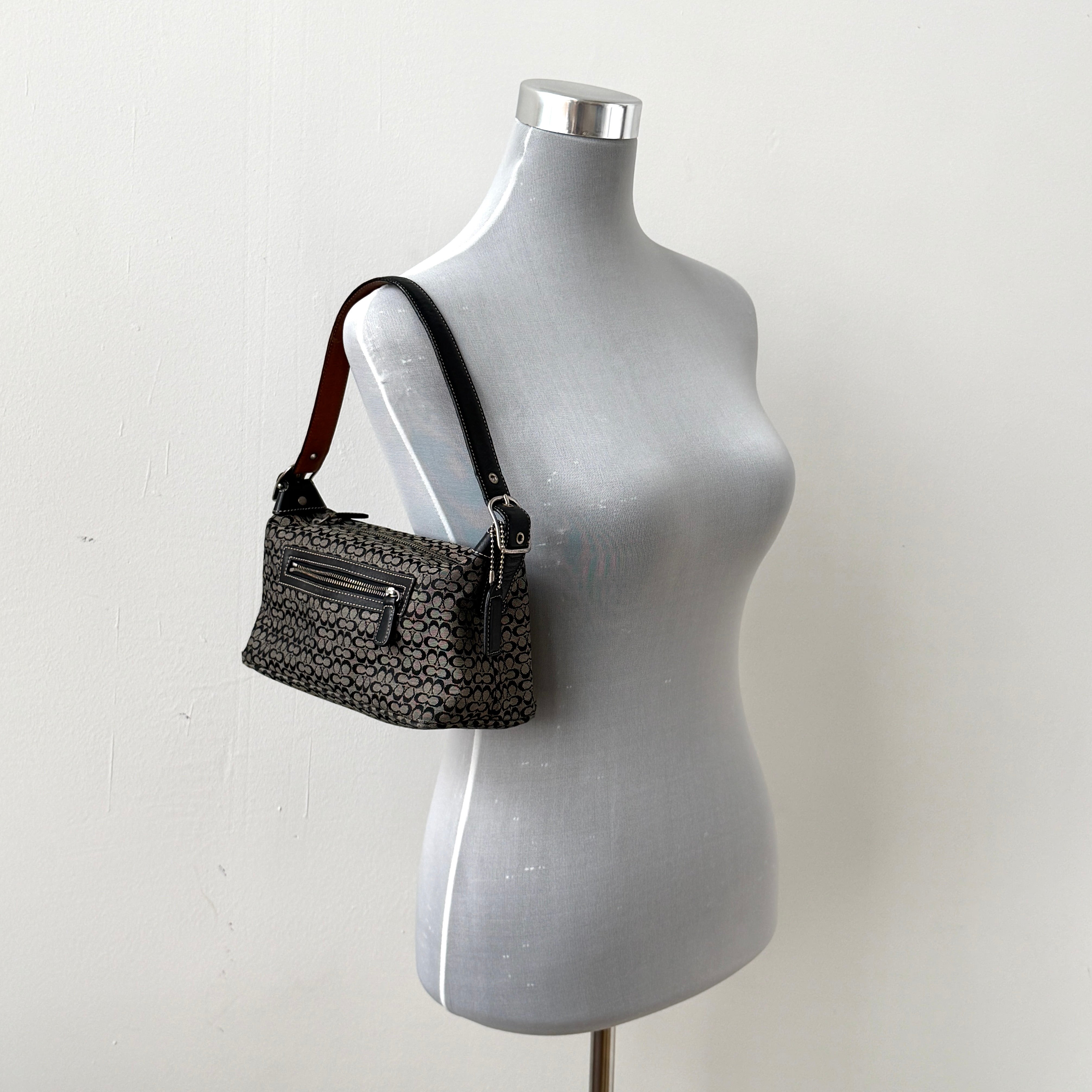Coach Signature Hobo Shoulder Bag Grey/Black