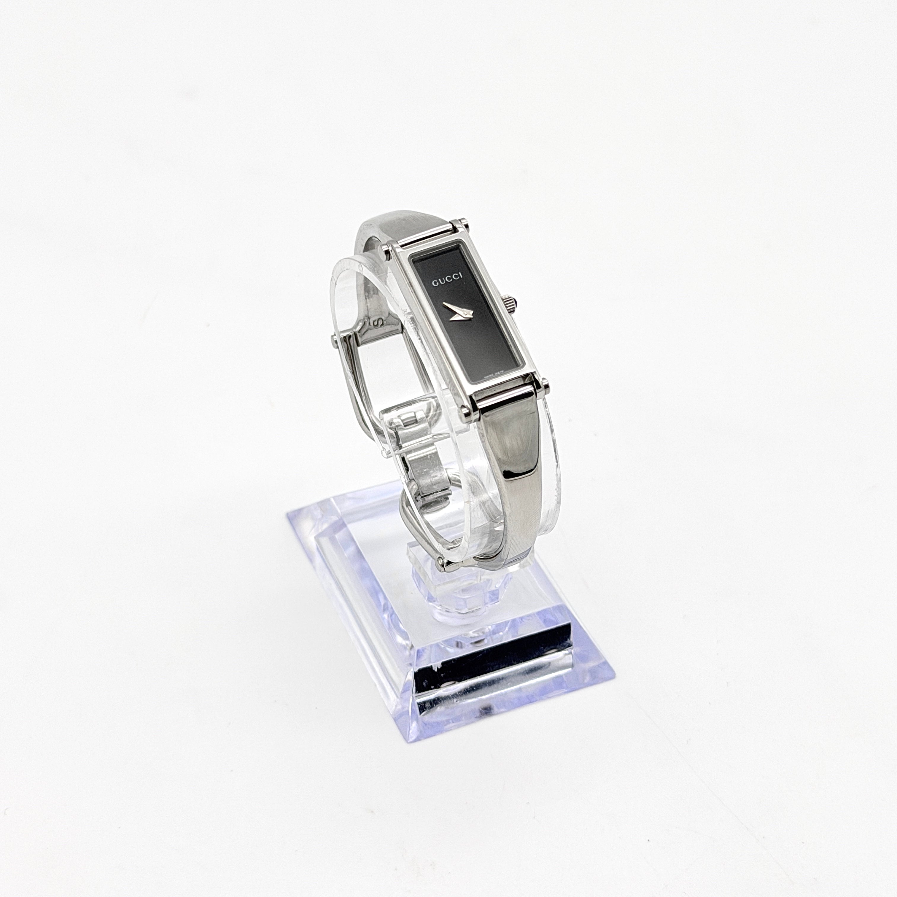 Gucci 1500L Black Dial Bangle Watch