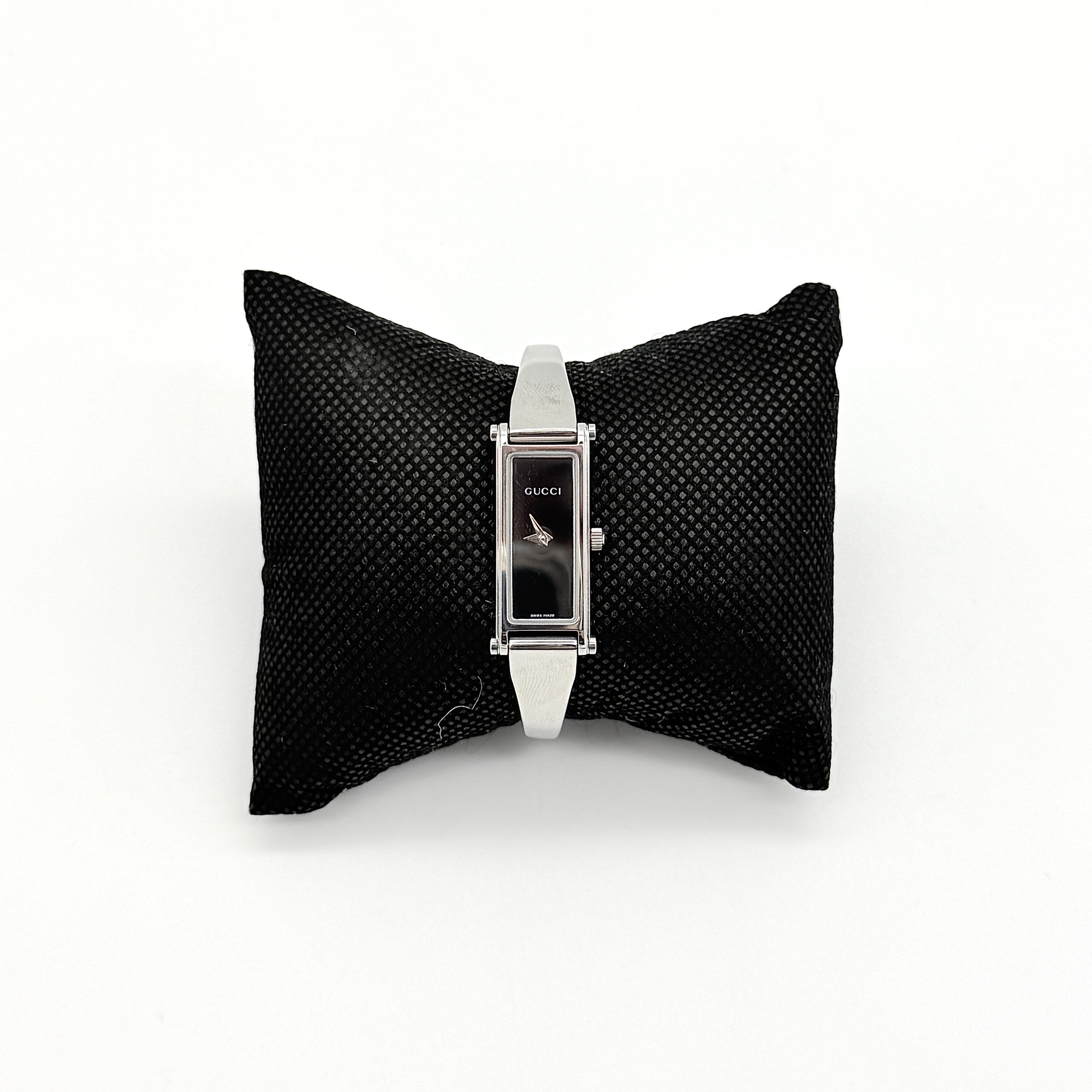 Gucci 1500L Black Dial Bangle Watch