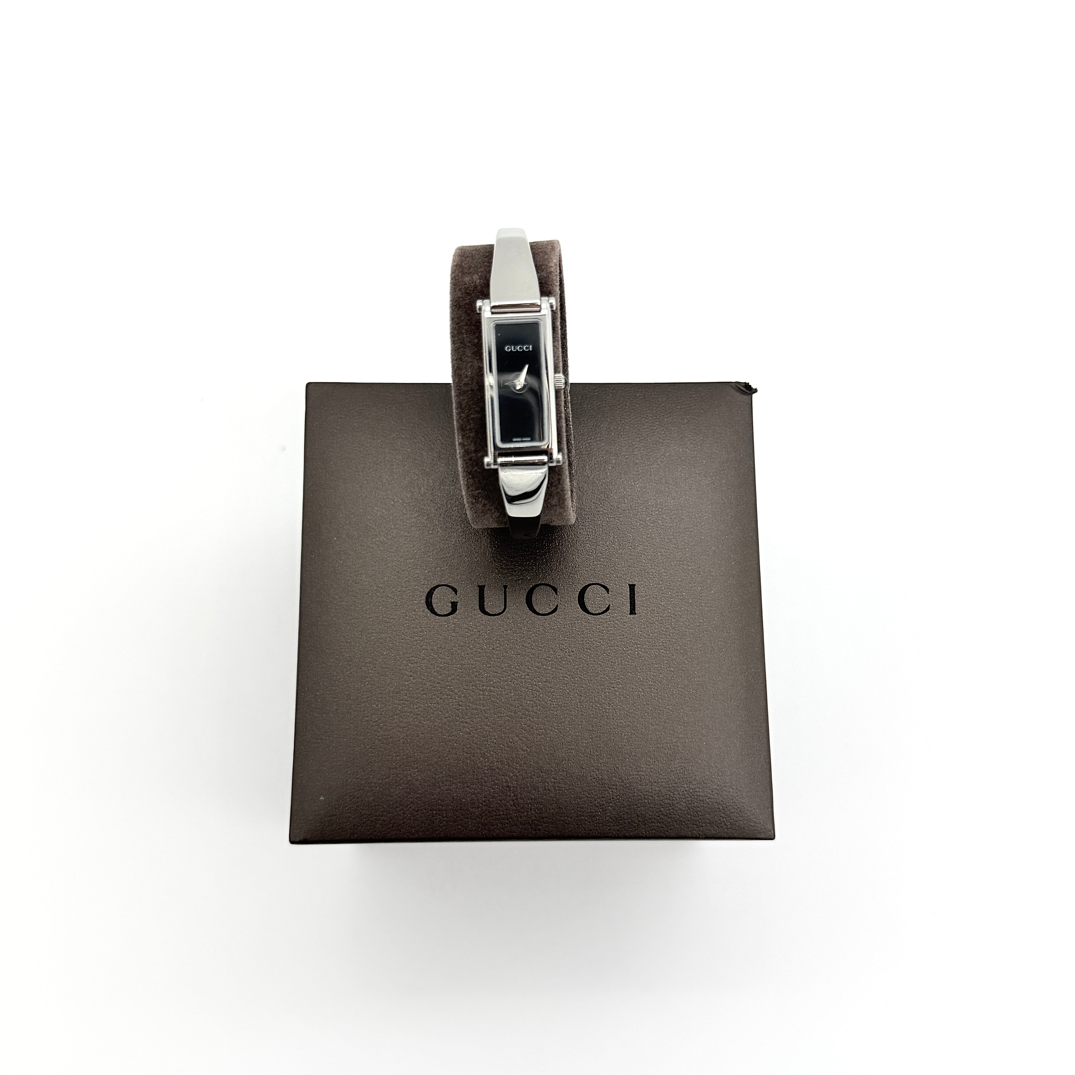 Gucci 1500L Black Dial Bangle Watch