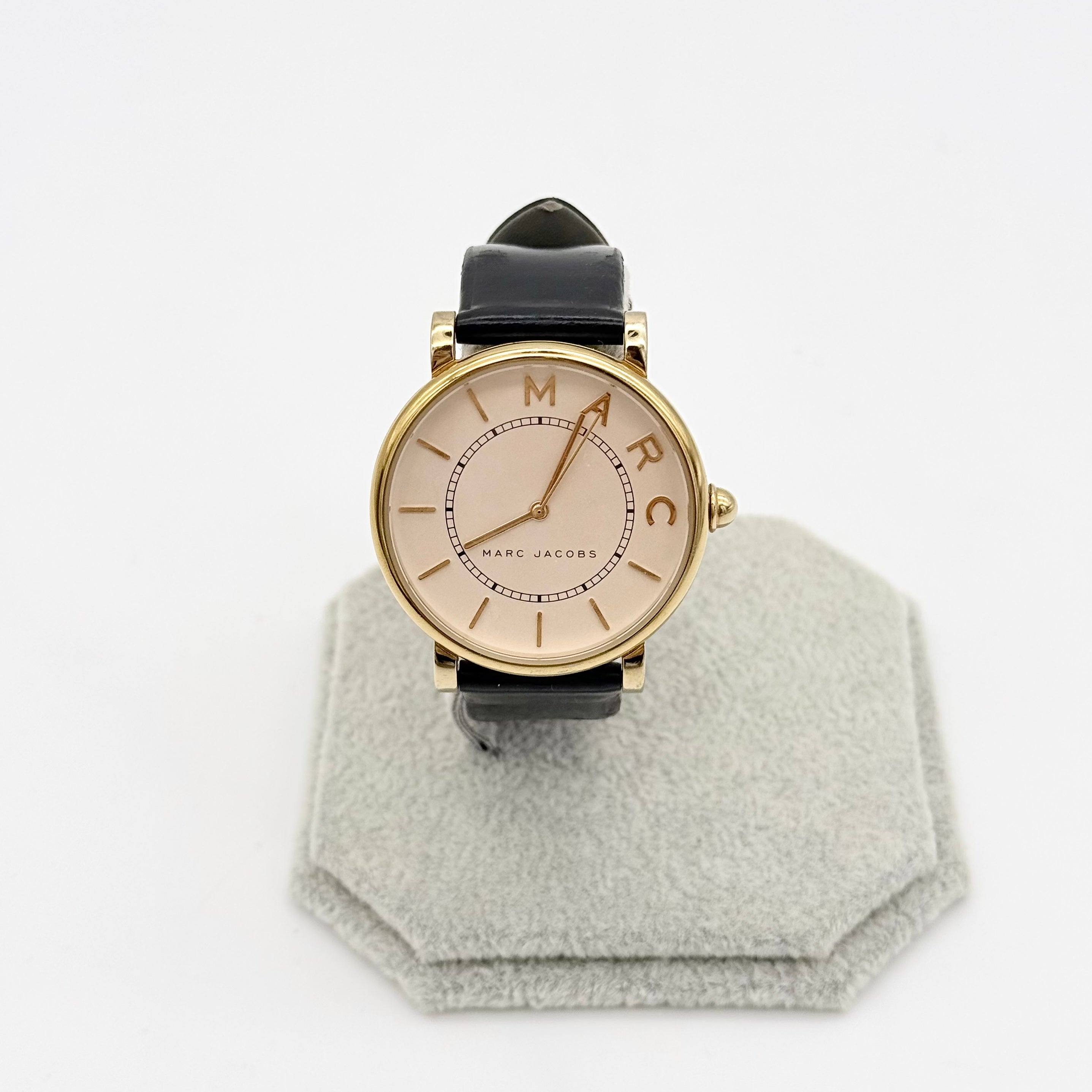 Marc Jacobs Roxy MJ1532 Gold Tone Watch Black