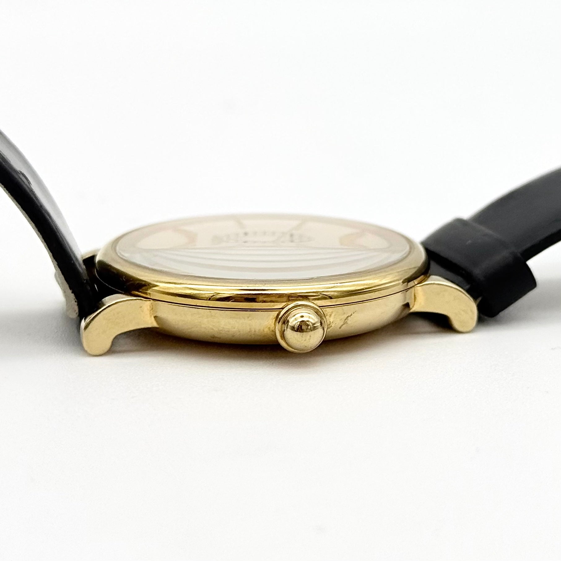 Marc Jacobs Roxy MJ1532 Gold Tone Watch Black