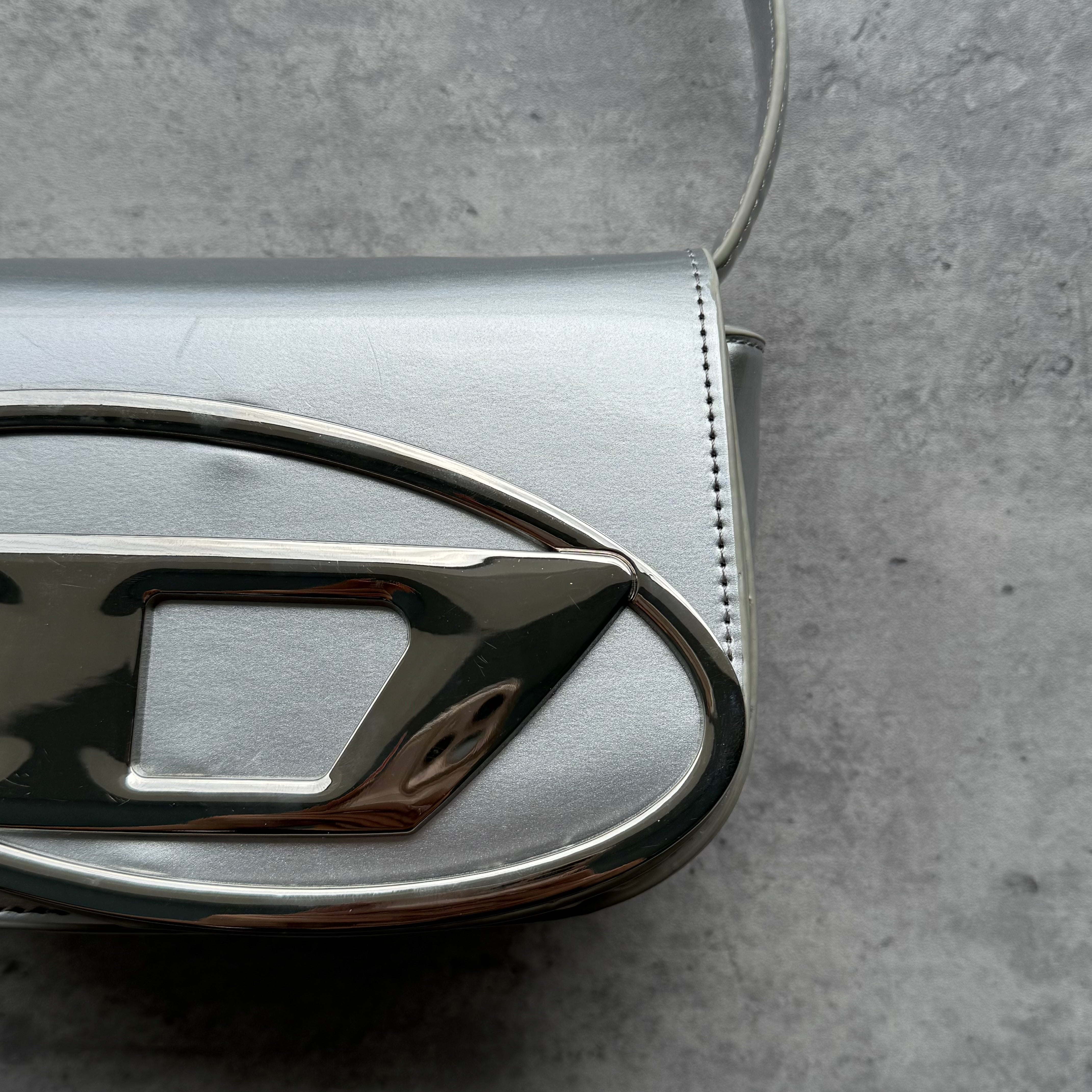 Diesel 1DR Shoulder Bag Metallic/Matte Silver