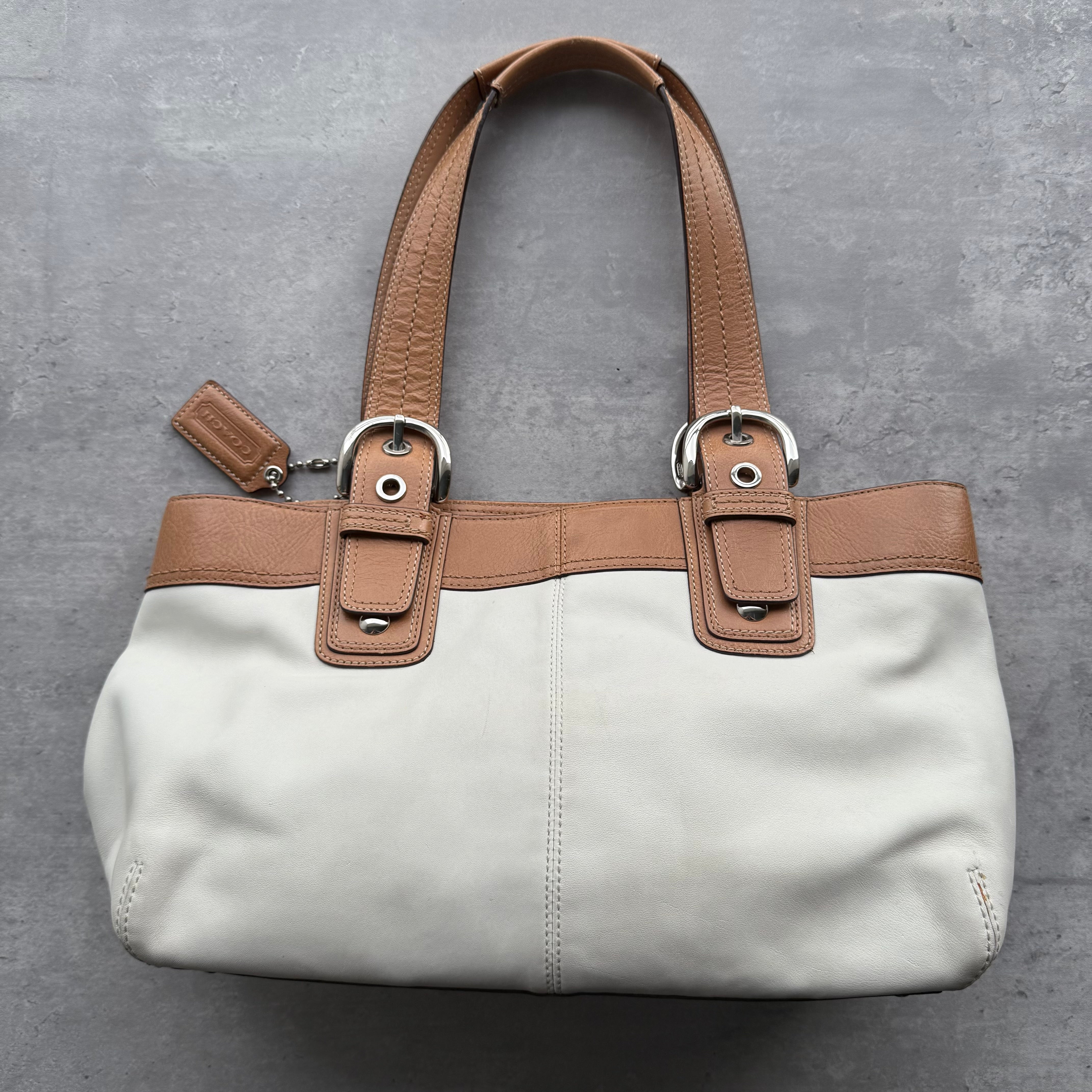 Coach Soho Buckle ToteBag Tan/White