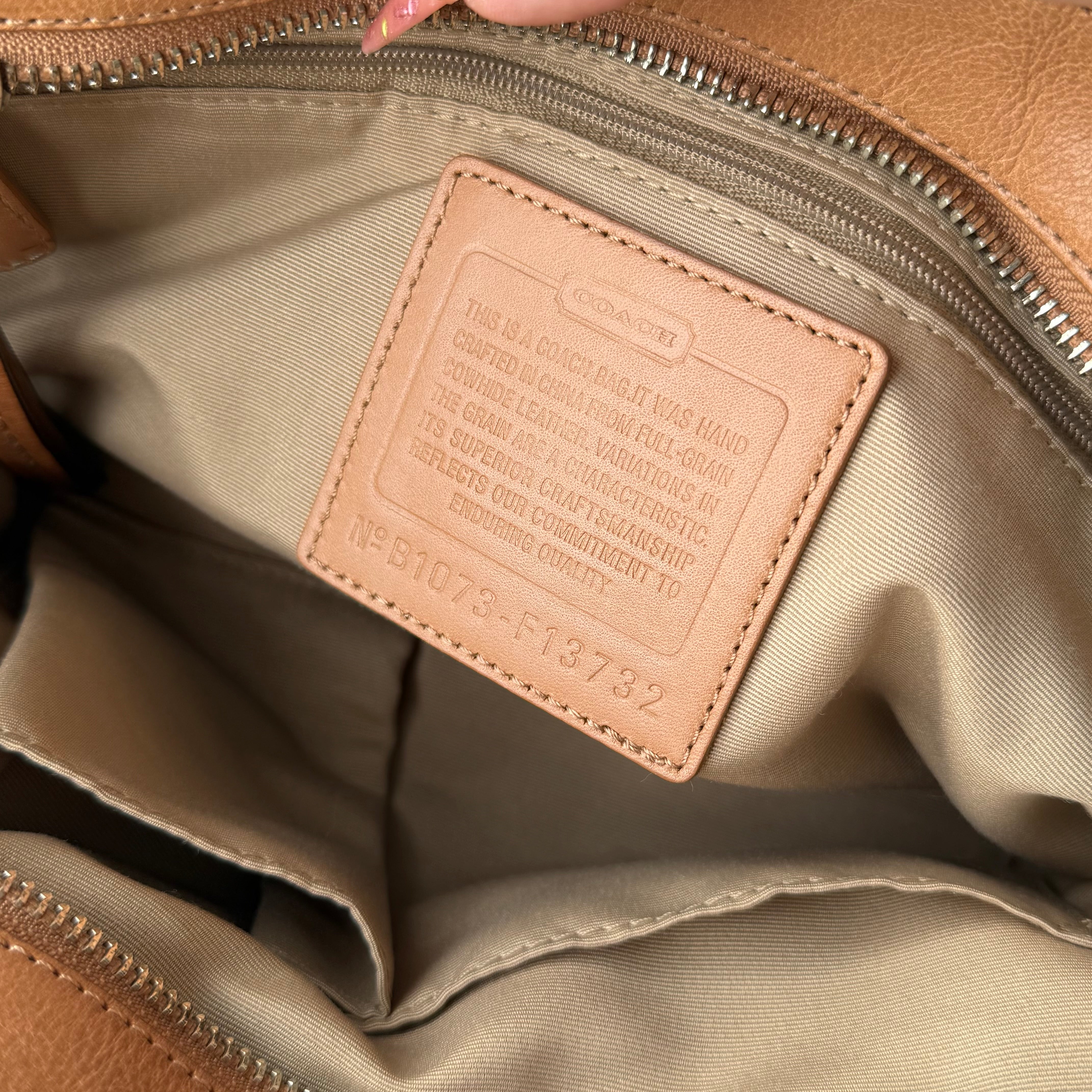 Coach Soho Buckle ToteBag Tan/White