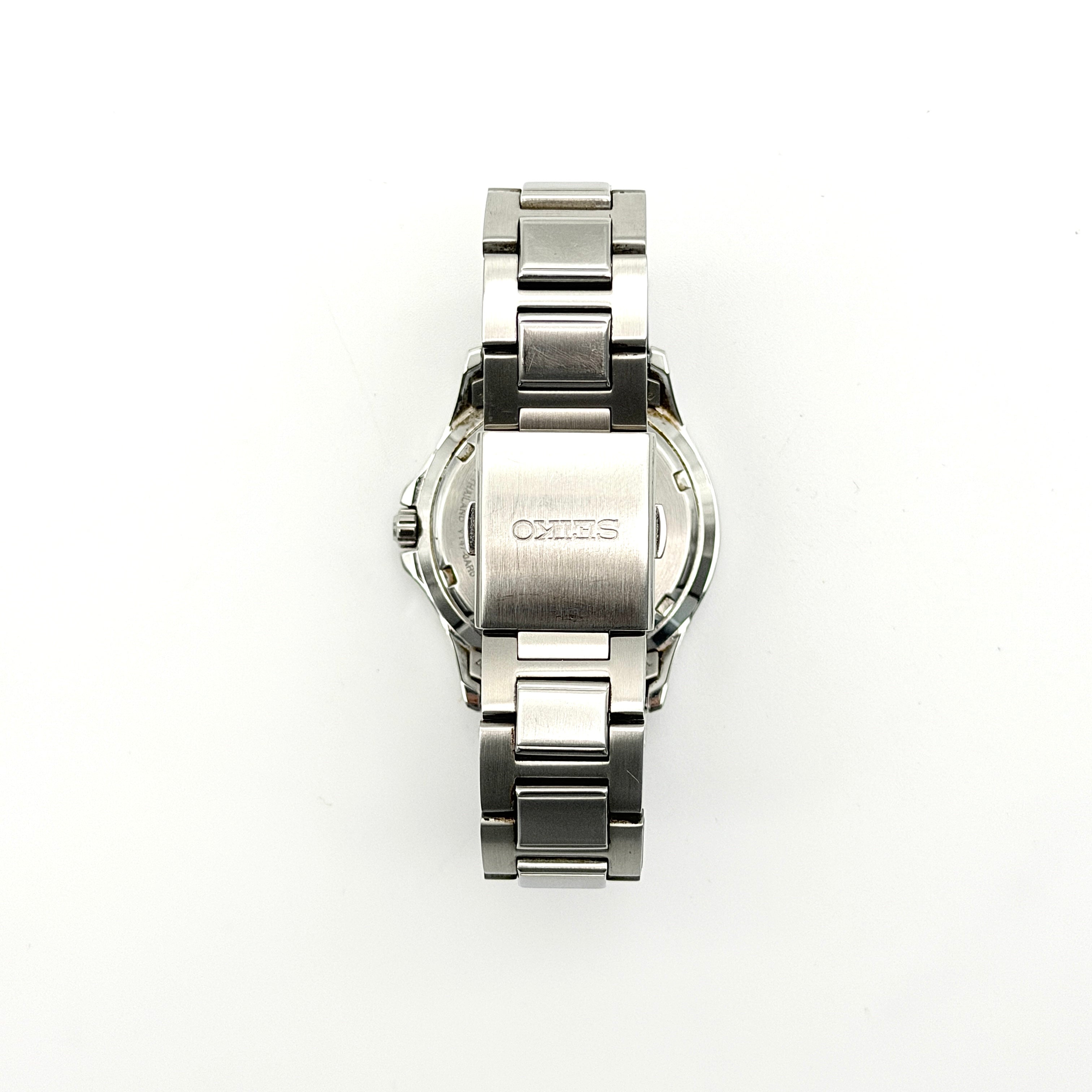 Seiko Solar V147-0AR0 Blue Dial Watch