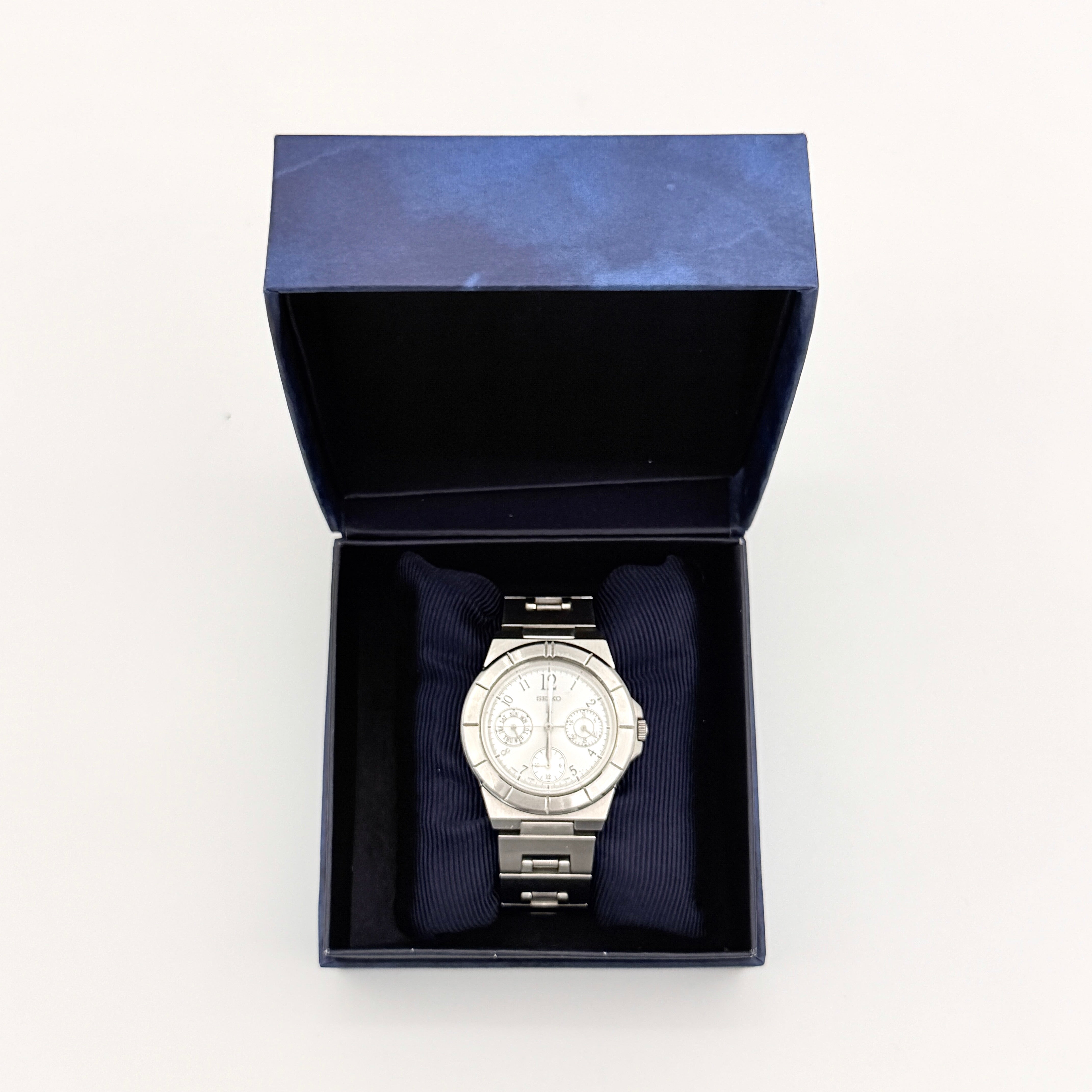 Seiko Lukia 5Y89-0B20 White Dial Watch