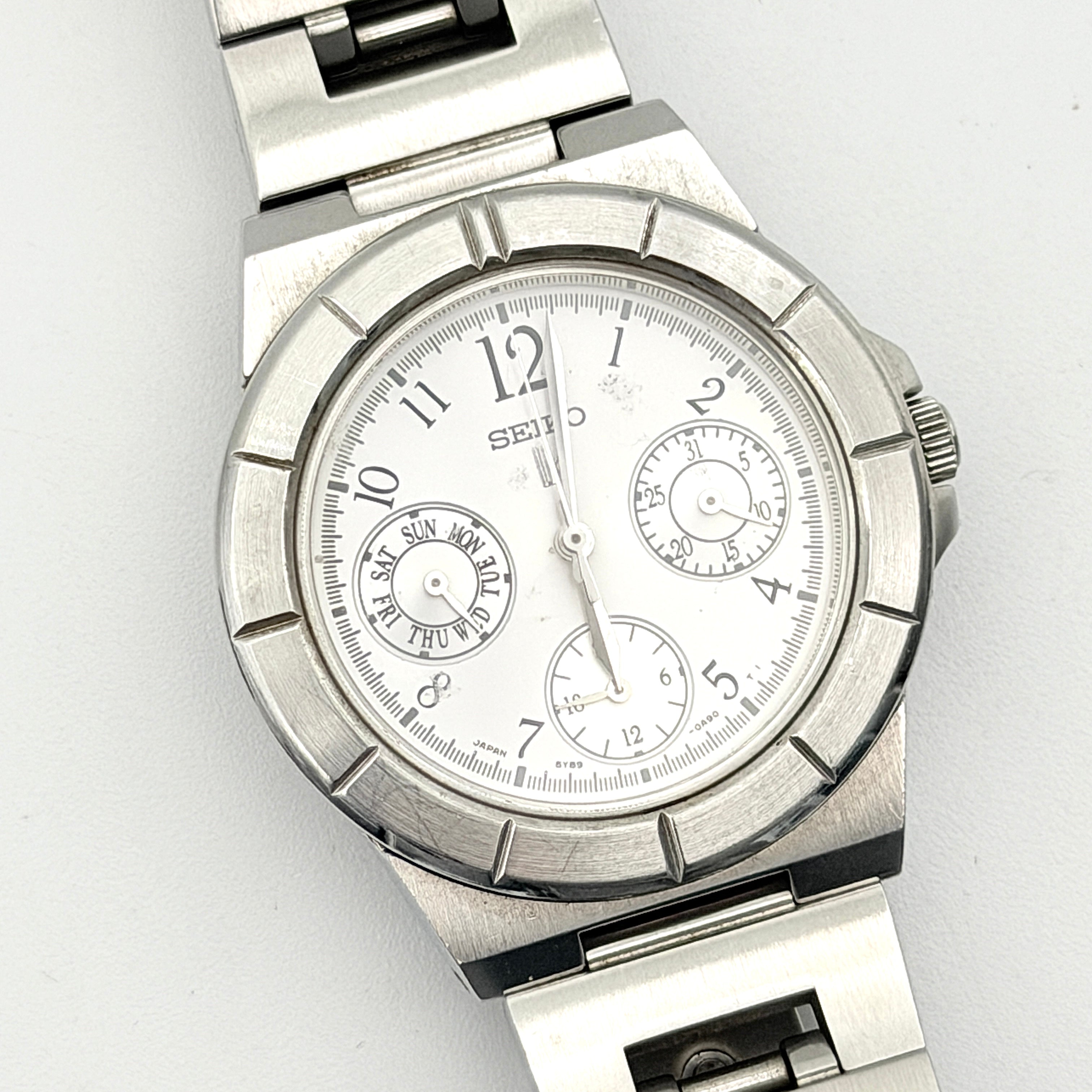 Seiko Lukia 5Y89-0B20 White Dial Watch