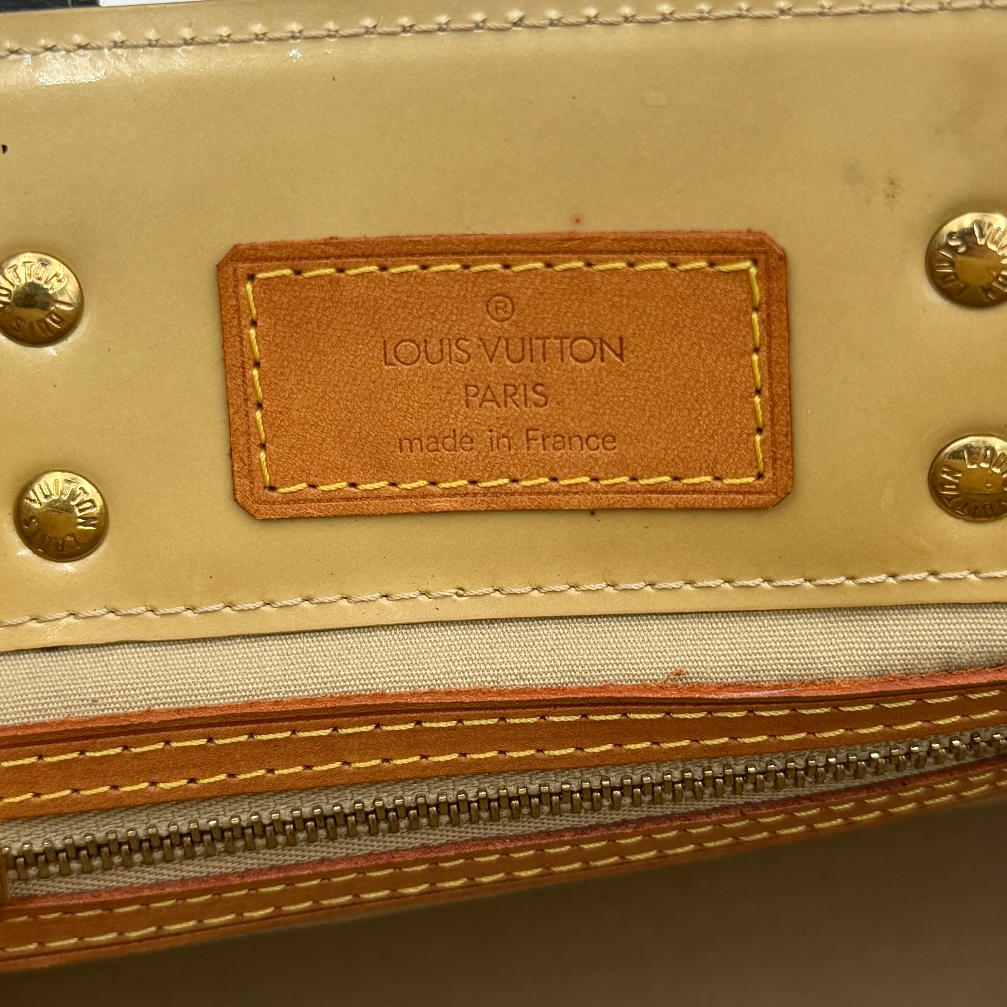 Louis Vuitton Monogram Vernis Reade PM Shoulder Bag Black