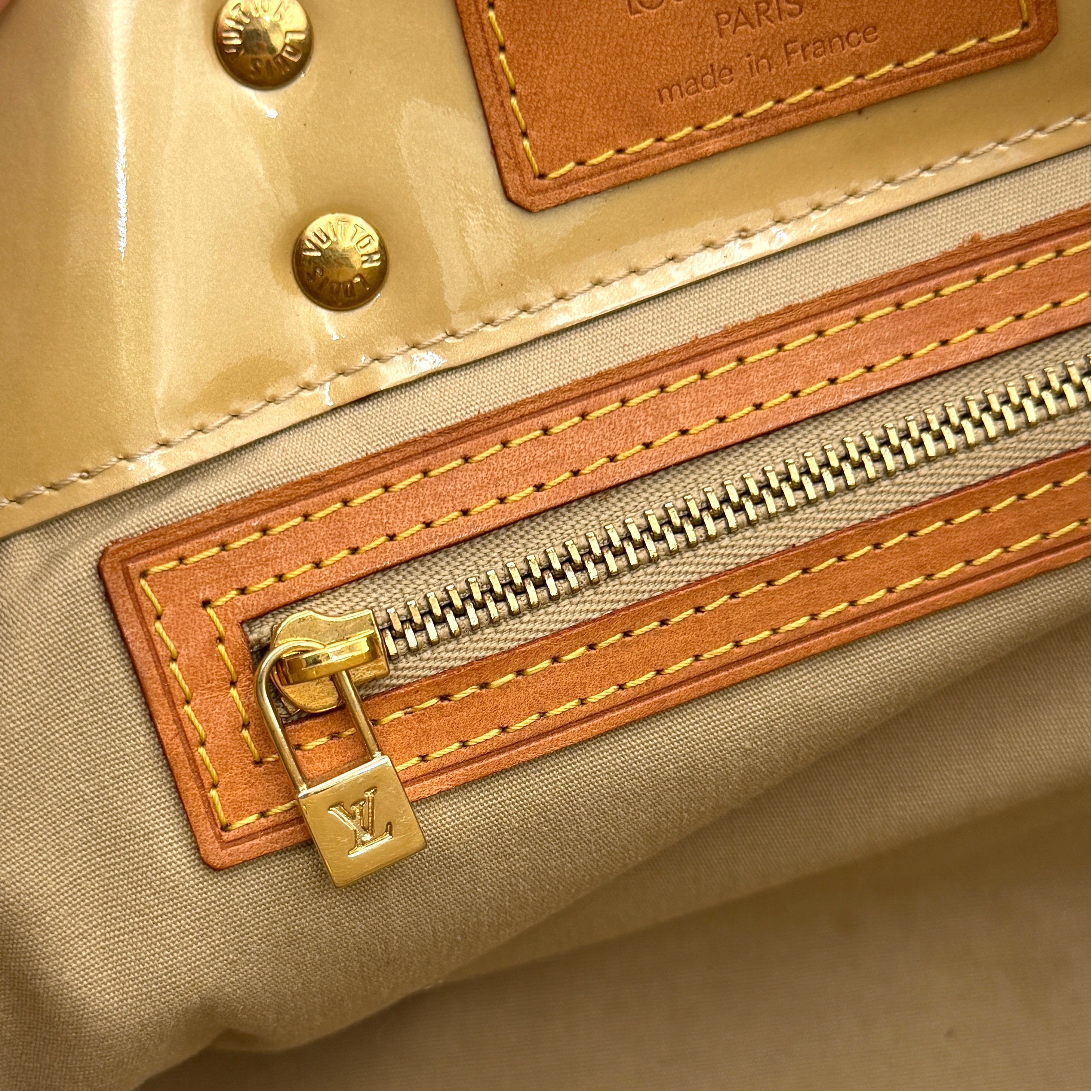 Louis Vuitton Monogram Vernis Reade PM Shoulder Bag Black