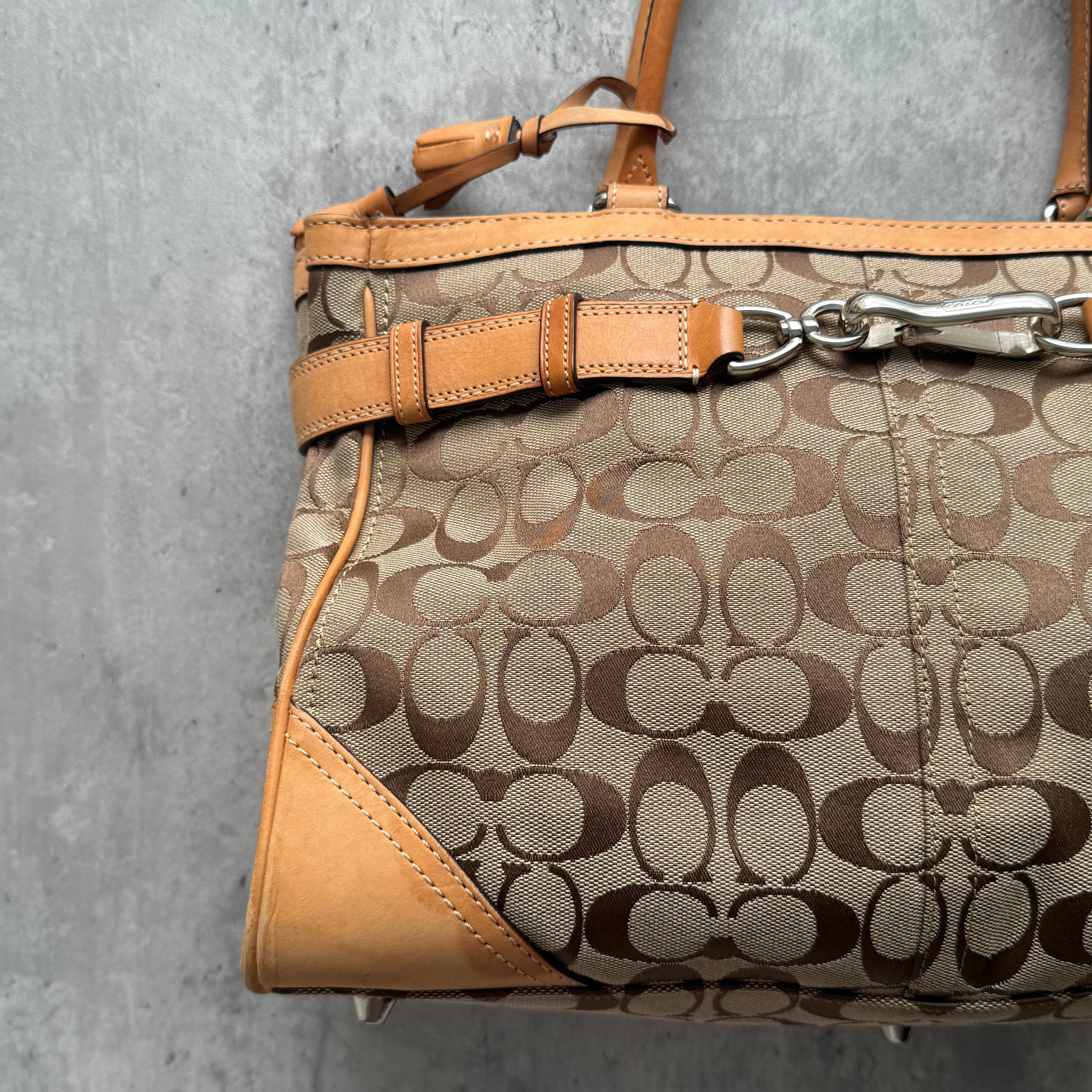 Coach Signature Hamptons Carryall HandBag Tan/Beige