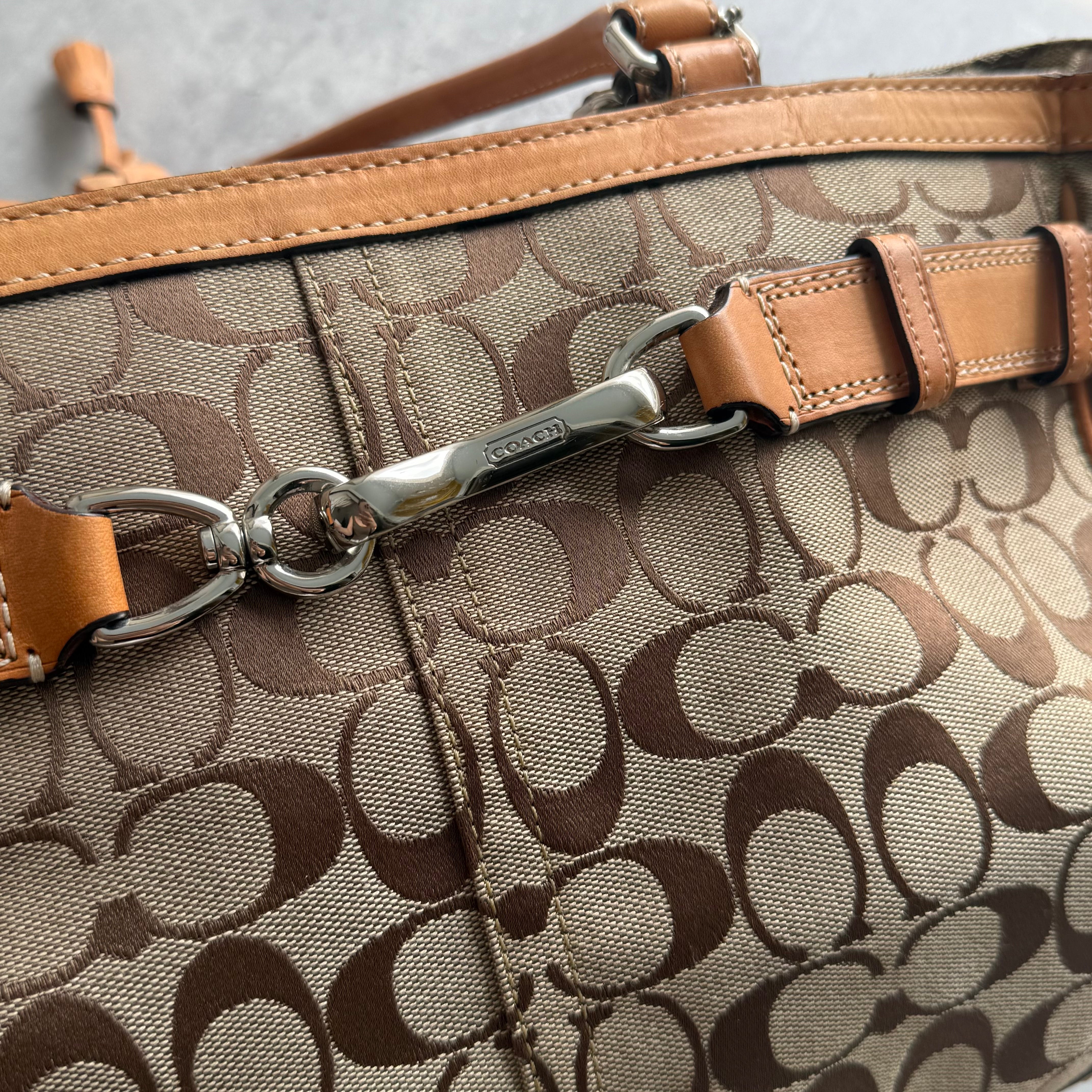 Coach Signature Hamptons Carryall HandBag Tan/Beige