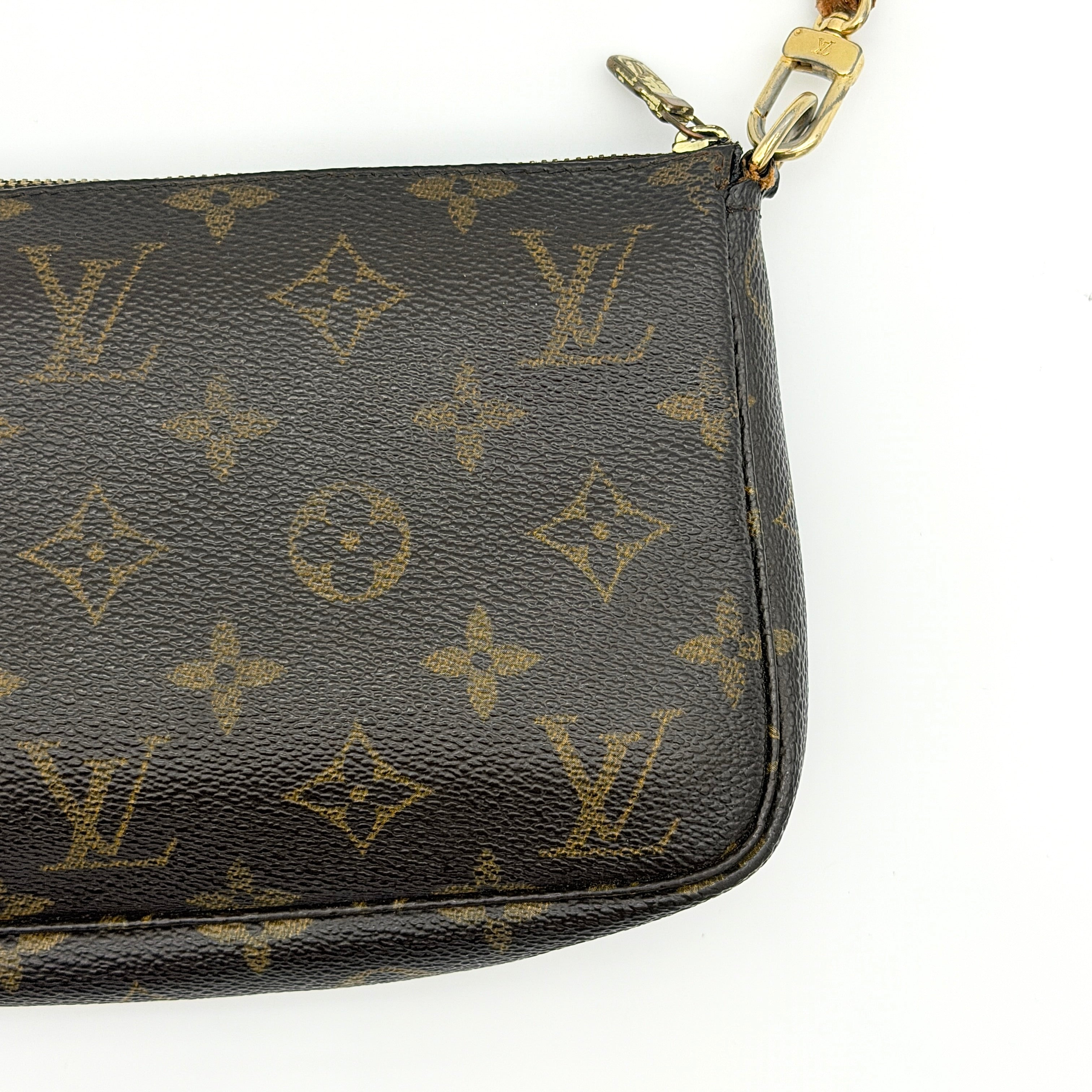 Louis Vuitton Monogram Pochette Shoulder Bag