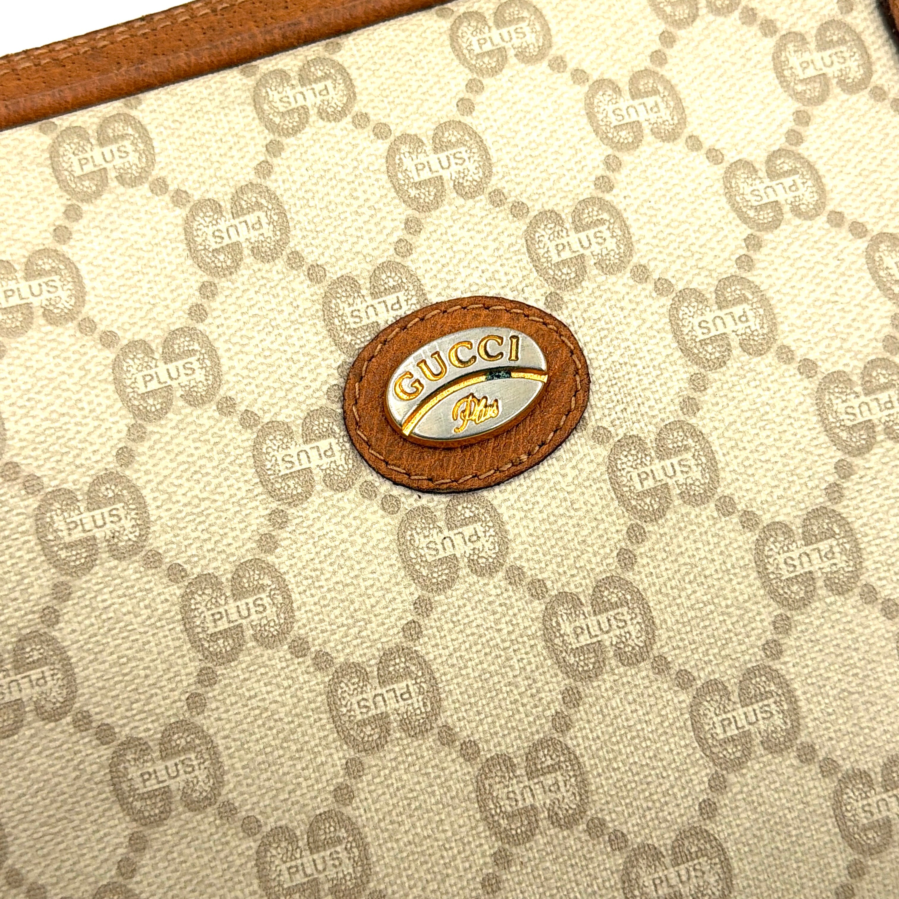 Gucci GG Plus Supreme Monogram Clutch Bag Beige/Tan