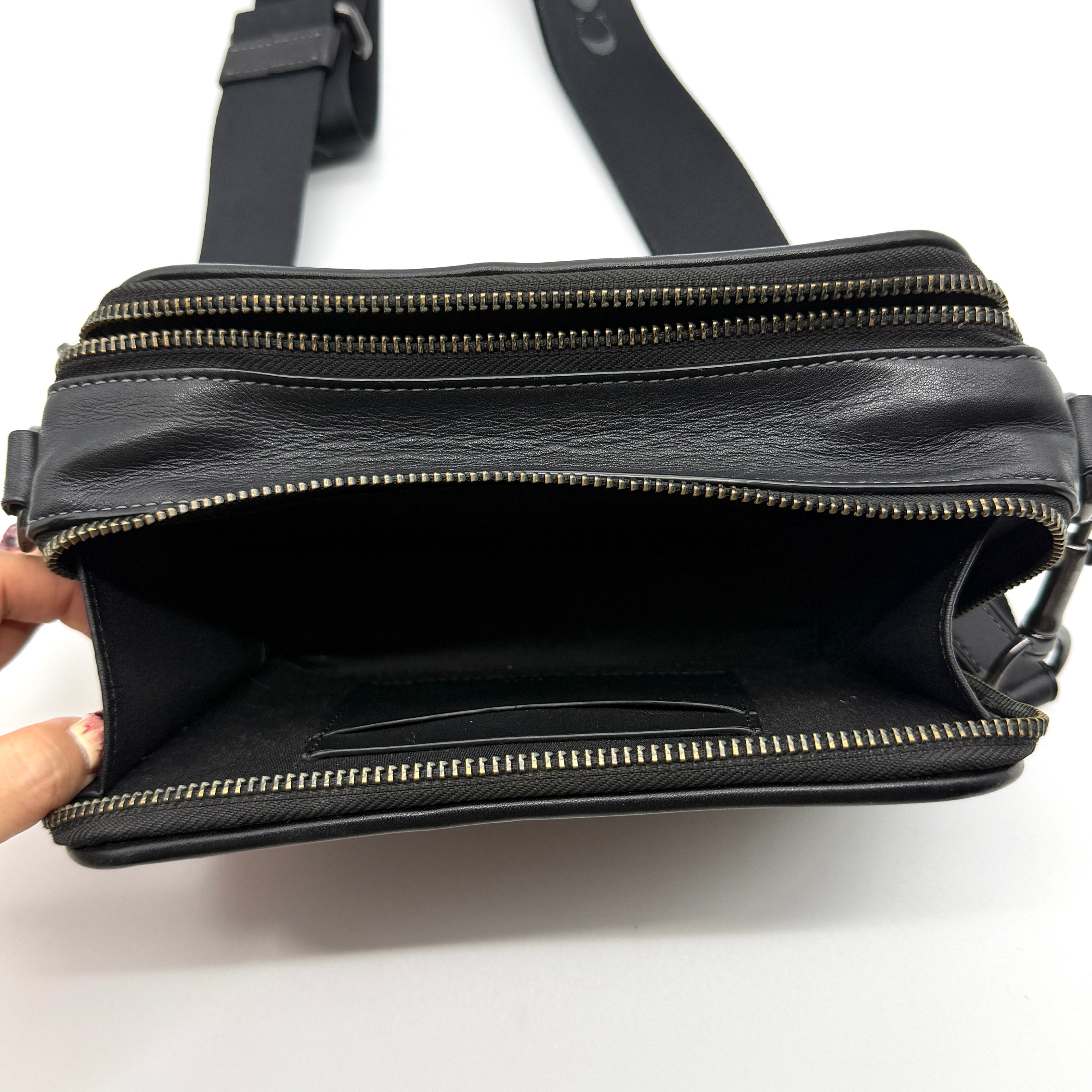 Coach Signature Graham Crossbody Bag Black/Grey