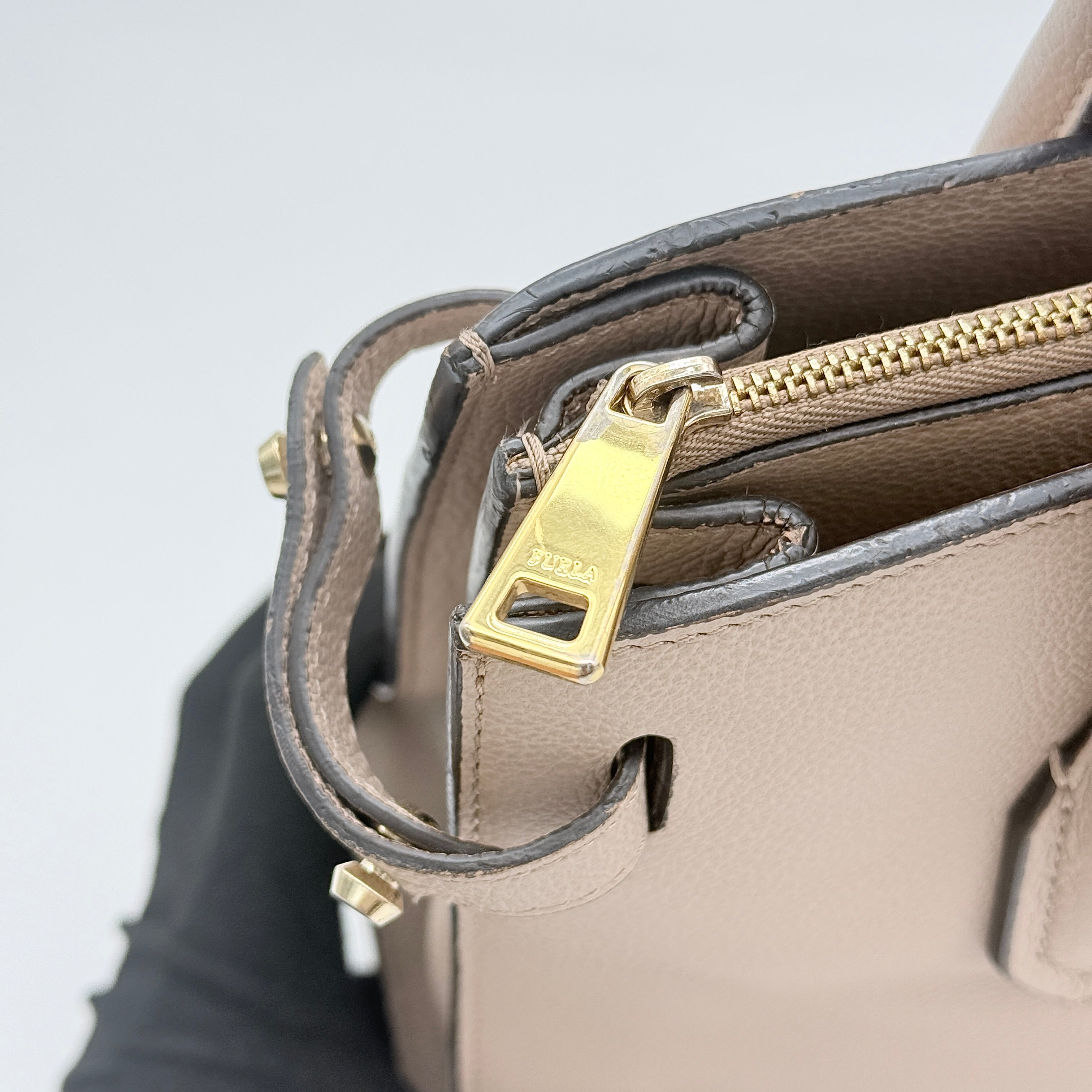 Furla 2Way Pin Leather Handbag Beige