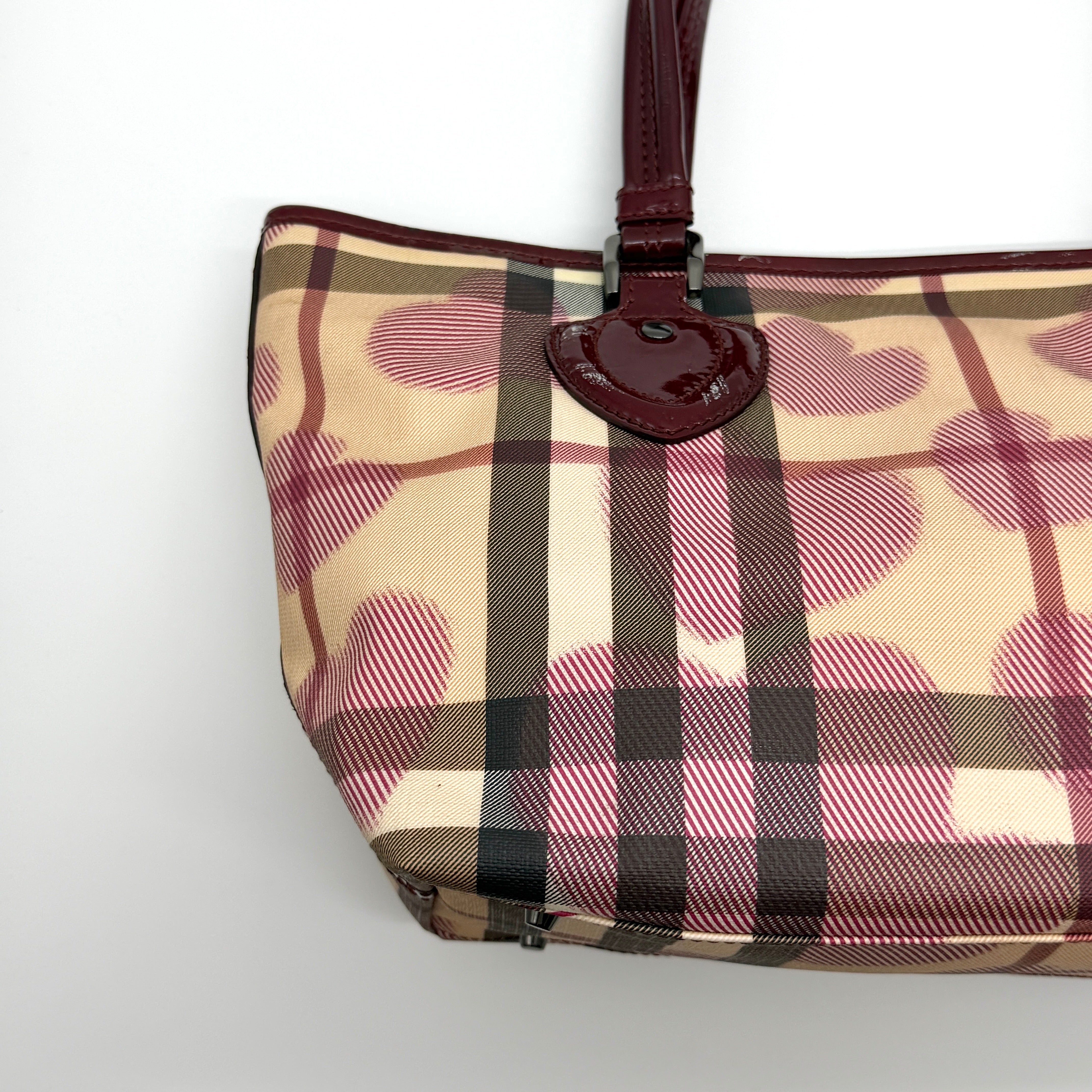 Burberry Nova Check Heart Shoulder Bag Beige