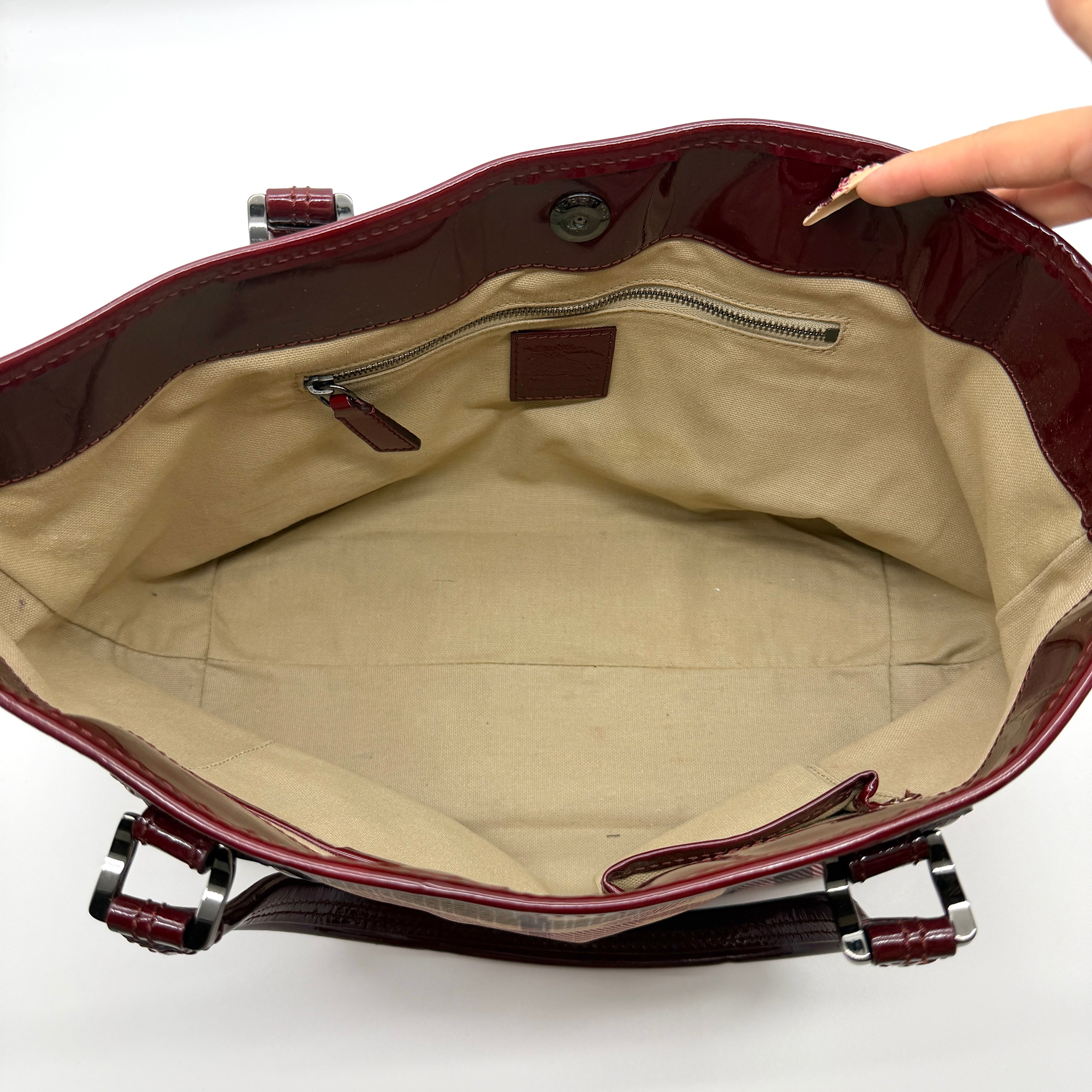 Burberry Nova Check Heart Shoulder Bag Beige