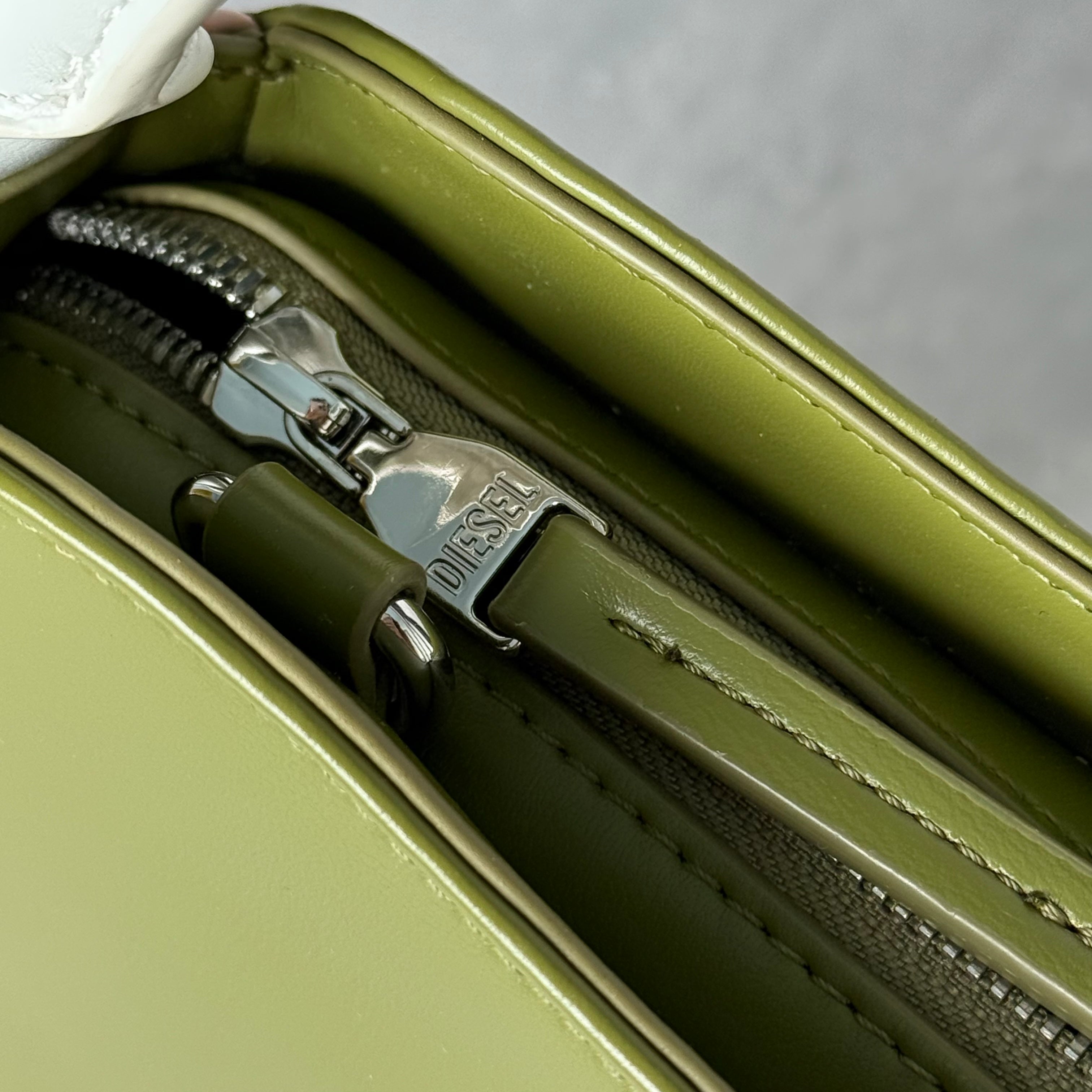 Diesel 2Way Autre Marque Shoulder Bag Green/Pink