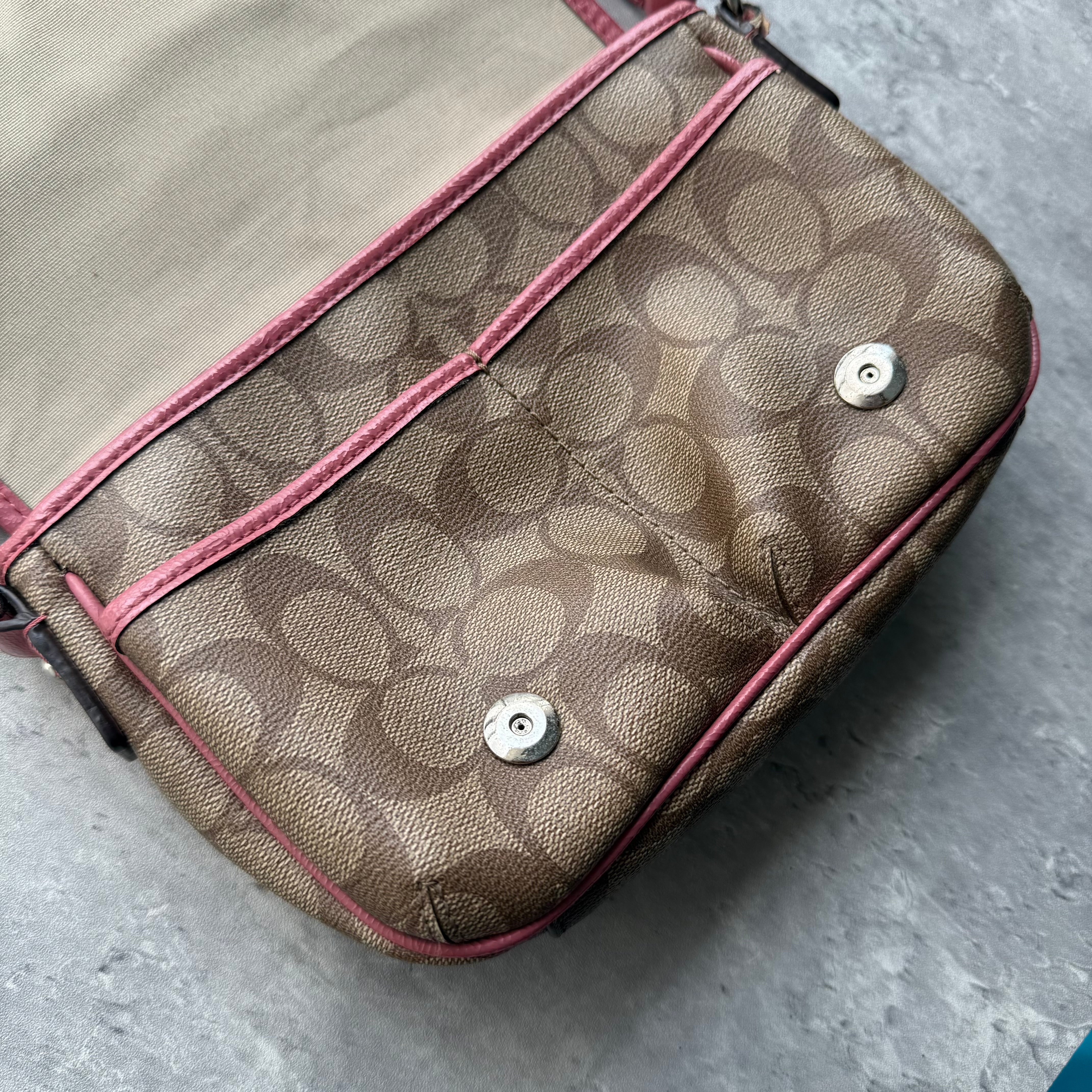 Coach Signature CrossbodyBag Pink