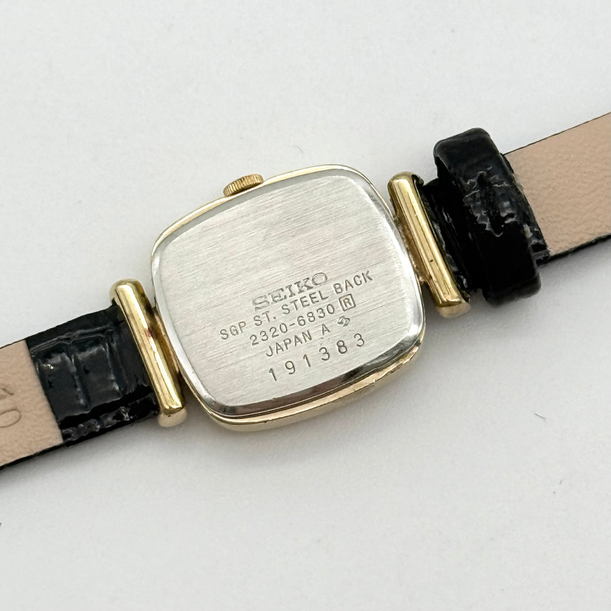 Seiko Quartz 2320-6830 Black Dial Tank Wristwatch Gold