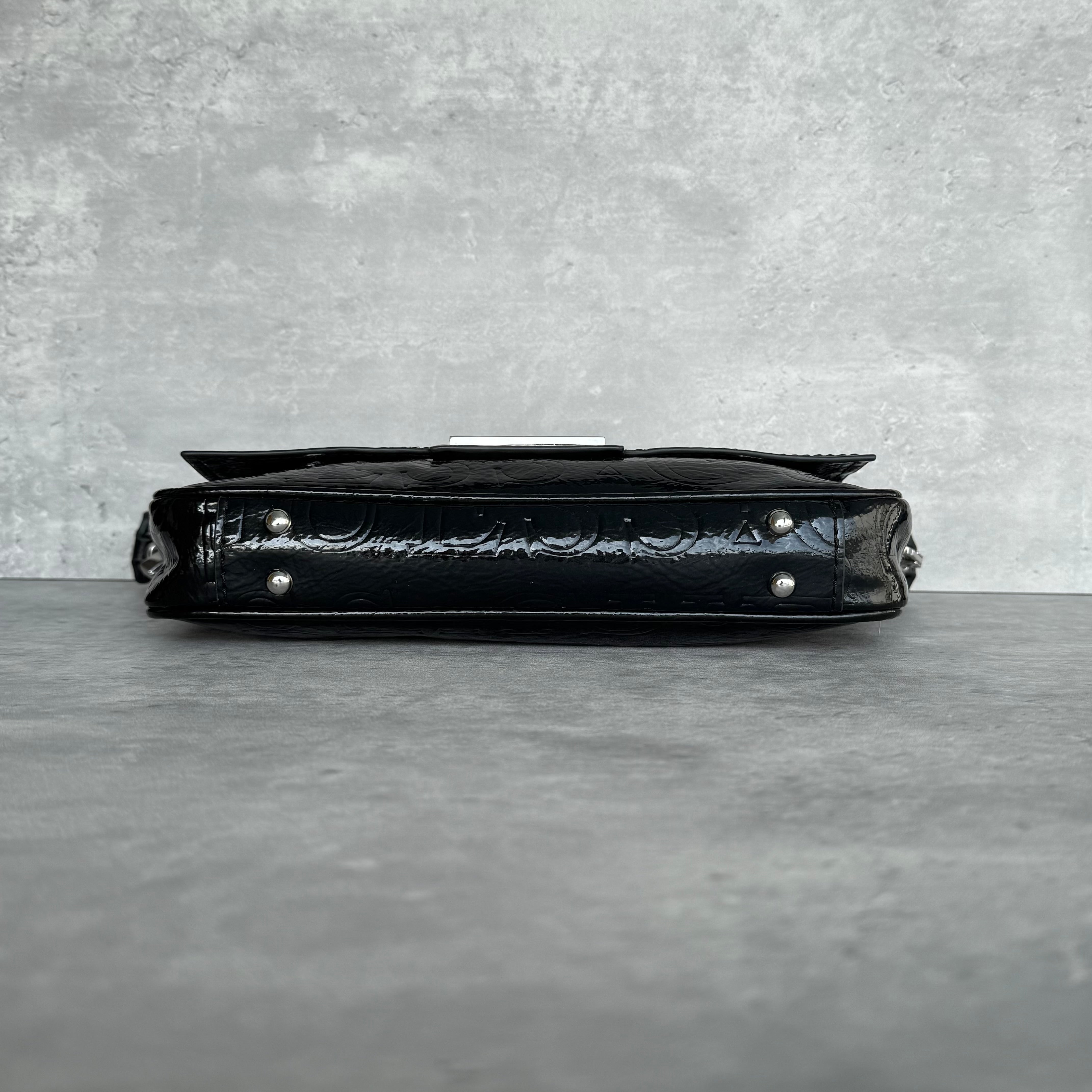 Guess Y2K G Logo Embossed Patent ShoulderBag Black