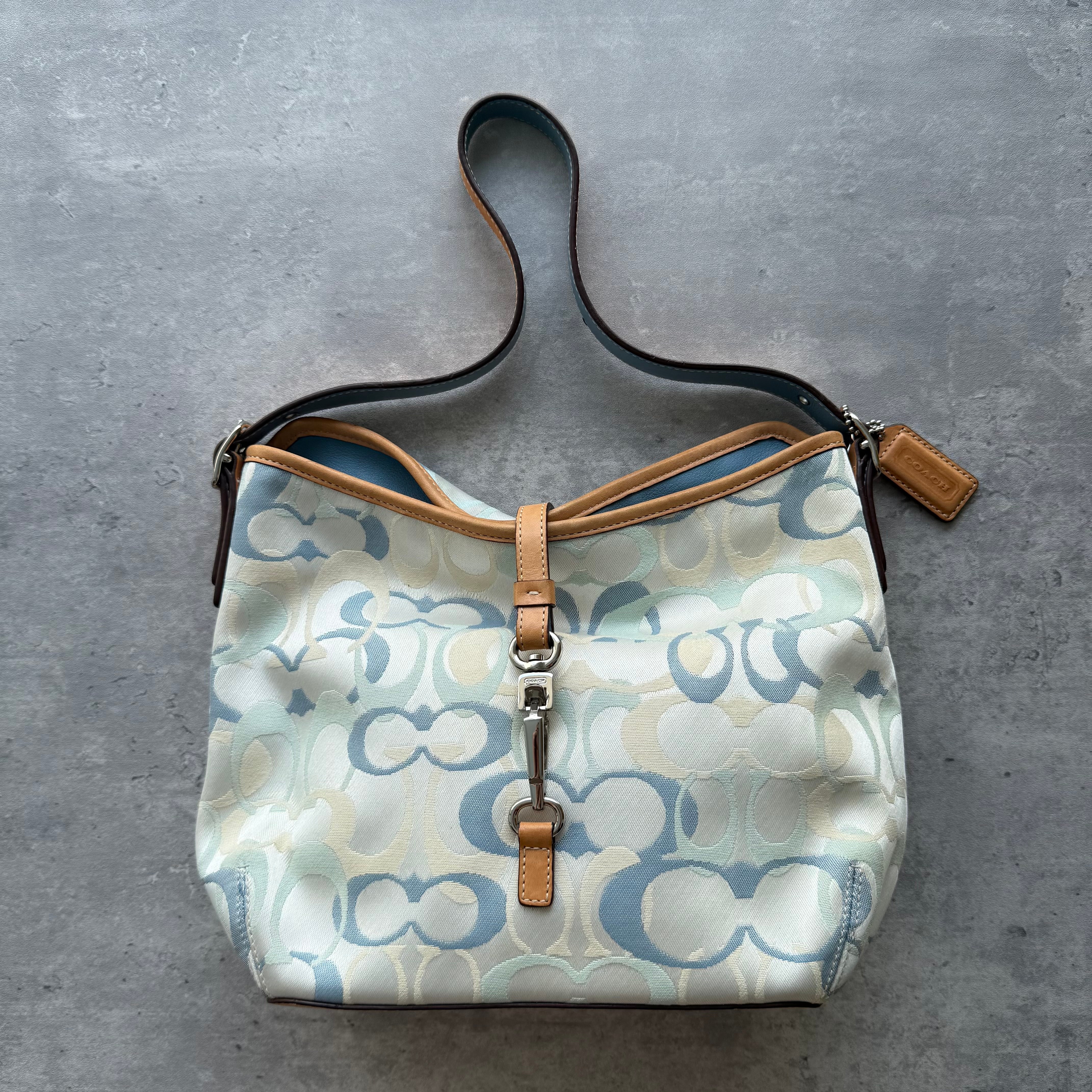 Coach Signature Clip Shoulder Bag Multicolor