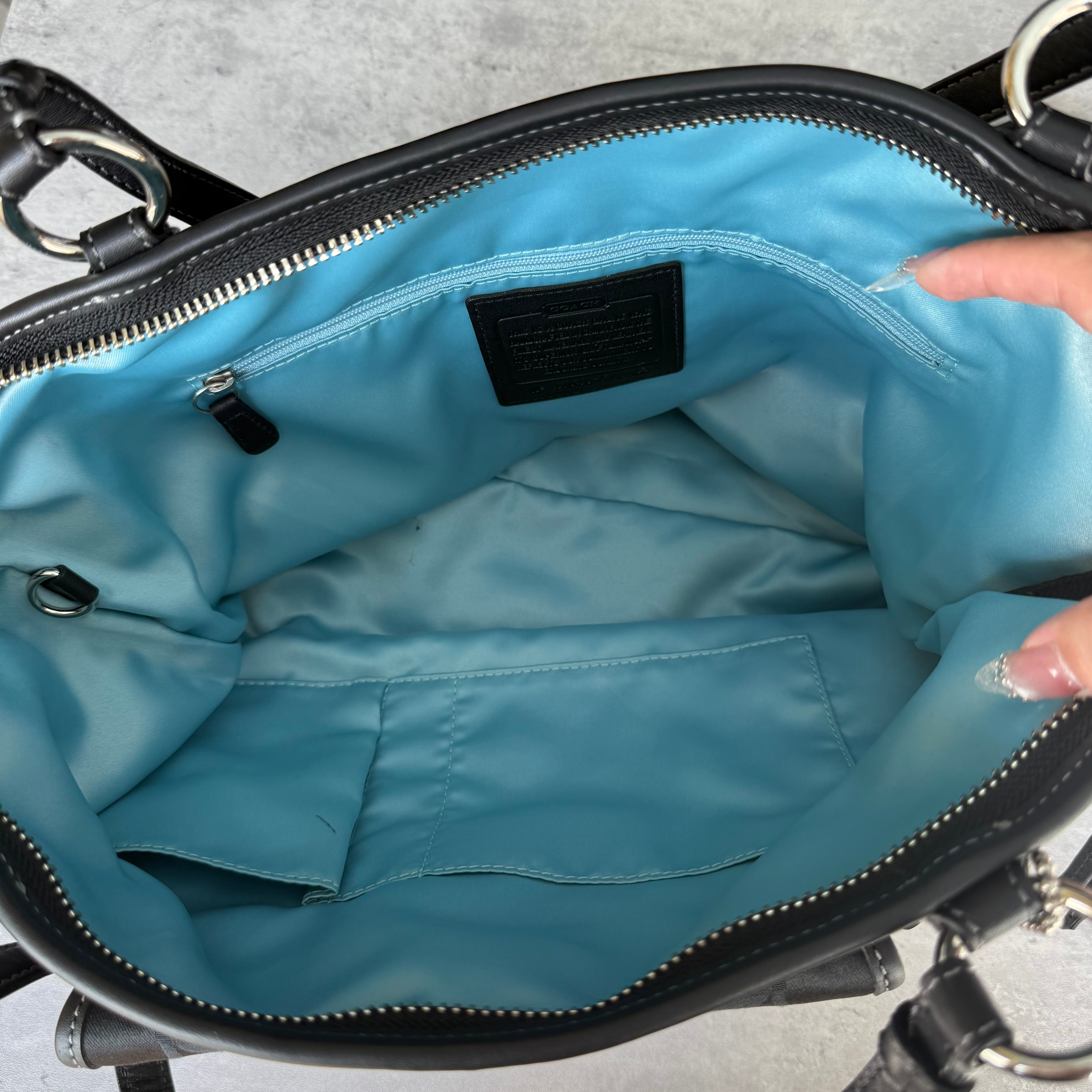 Coach 2Way Signature Leah Shoulder Bag Black