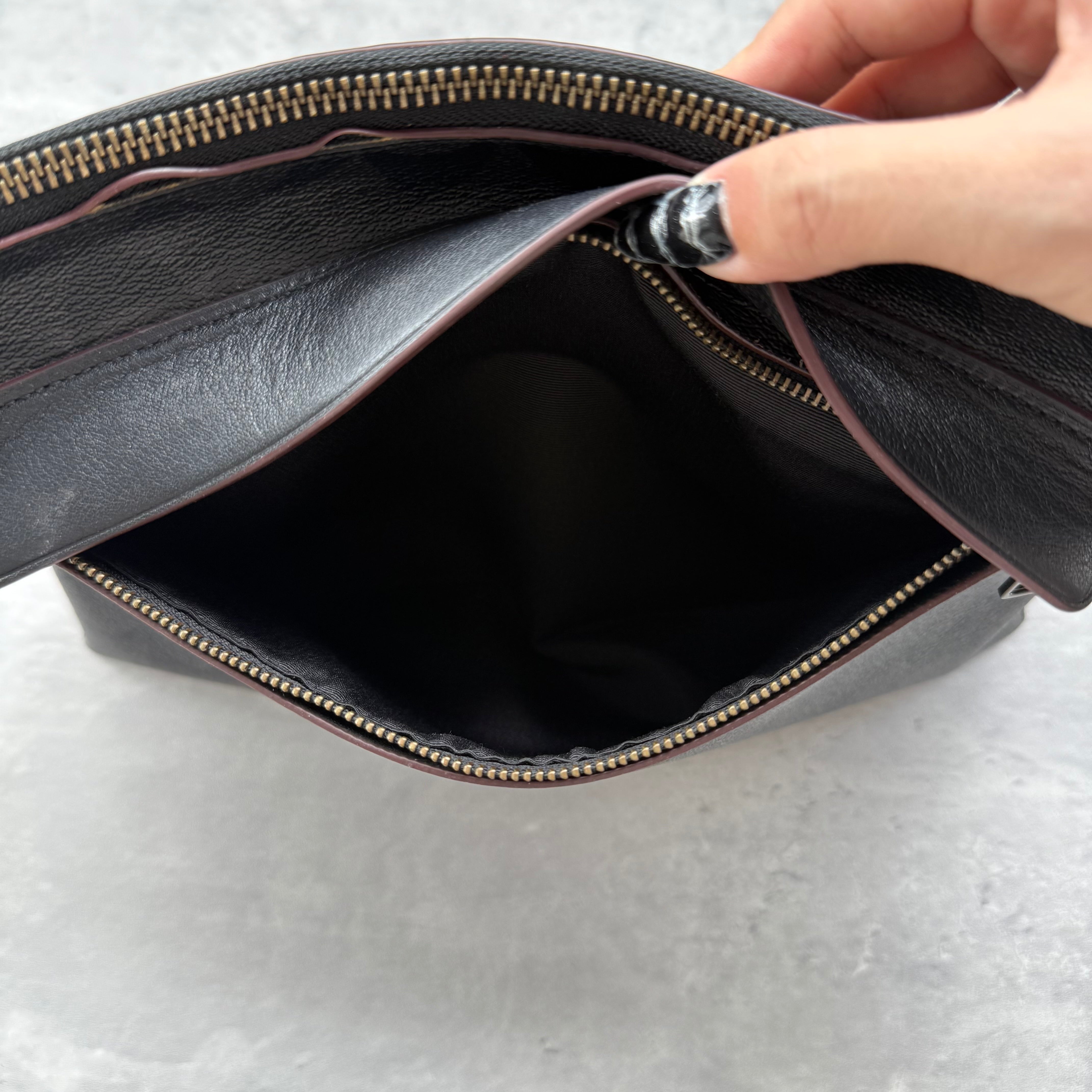 Coach Carryall Pouch Black