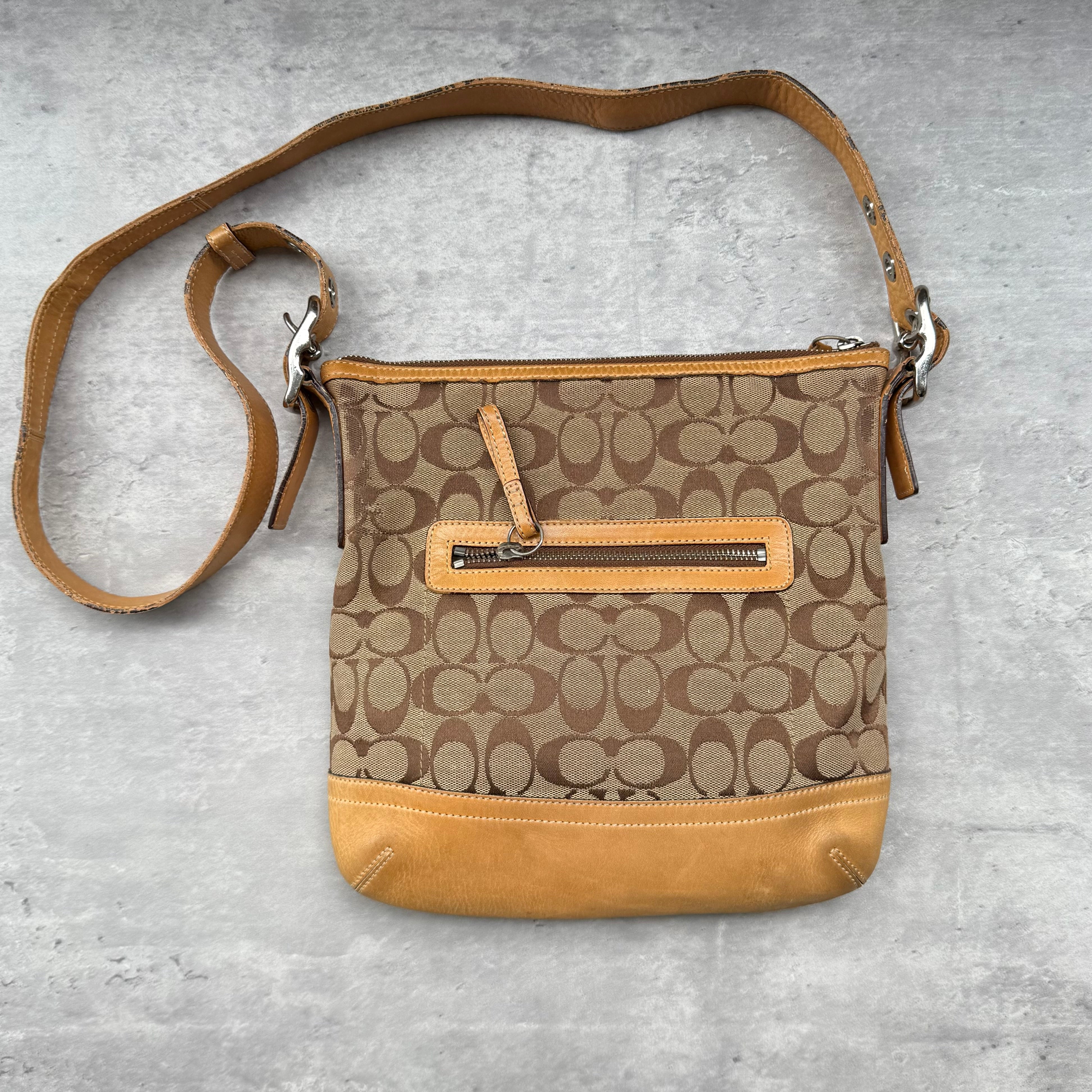 Coach Signature Canvas Crossbody ShoulderBag Beige/Brown