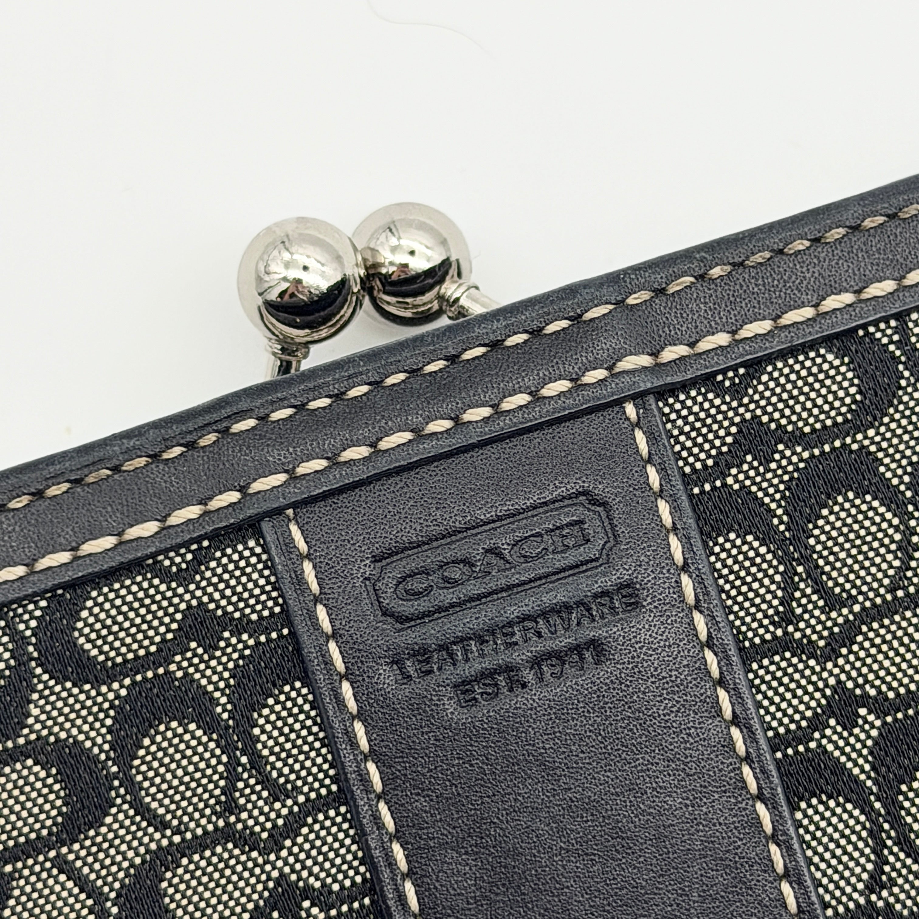 Coach Signature Stripe Kisslock Wallet Grey/Black