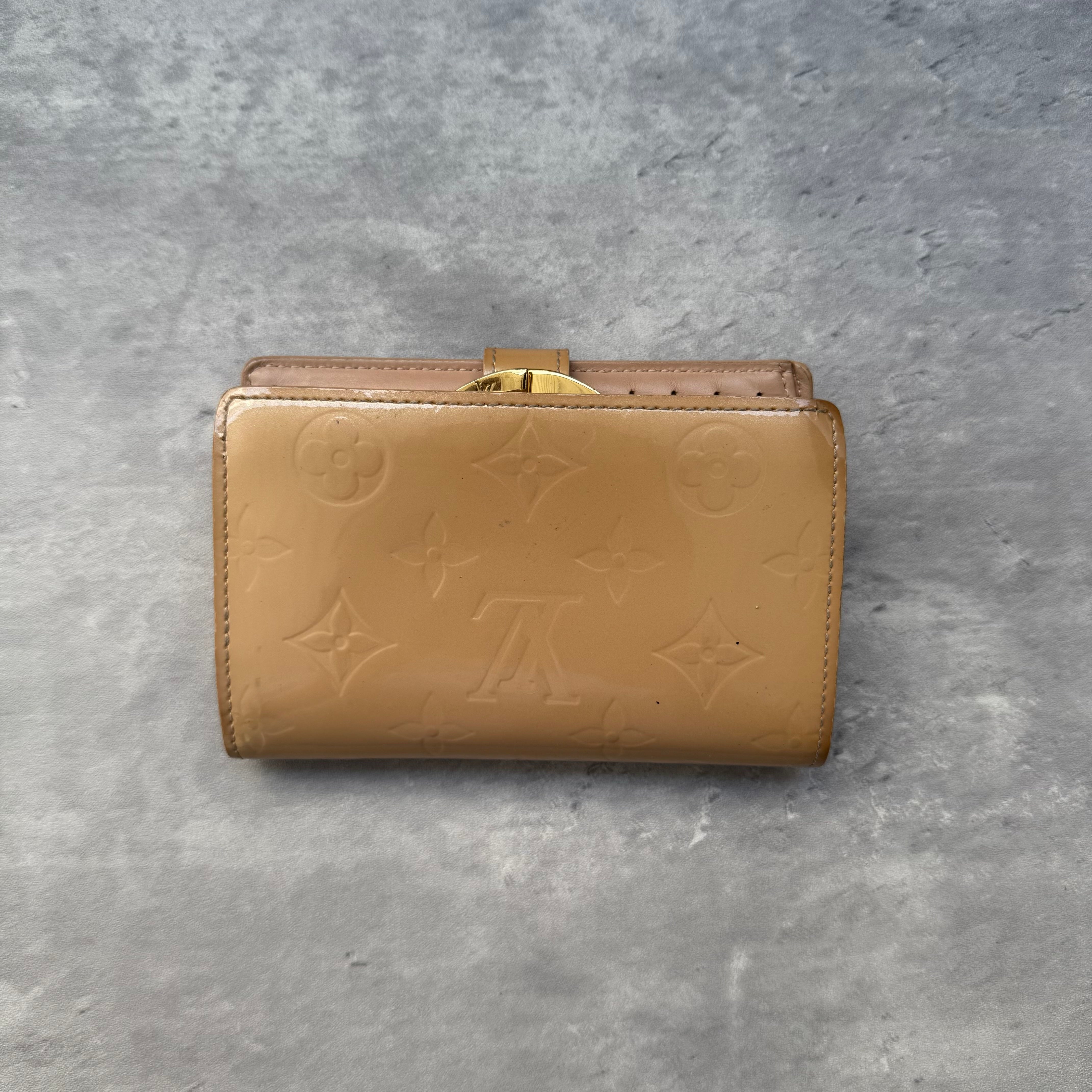 Louis Vuitton Monogram Vernis Kisslock Patent Wallet Tan