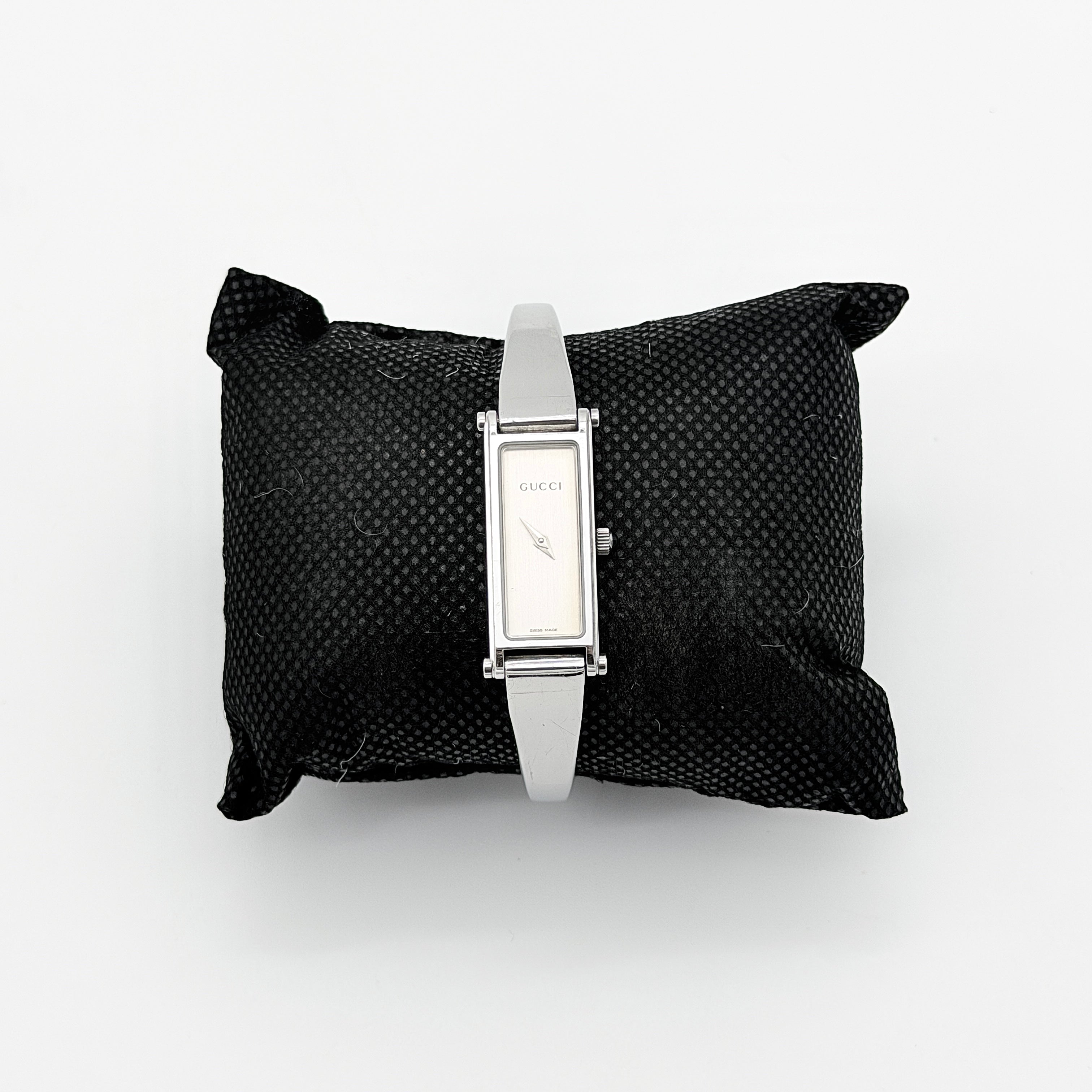 Gucci 1500L Bangle Watch Silver
