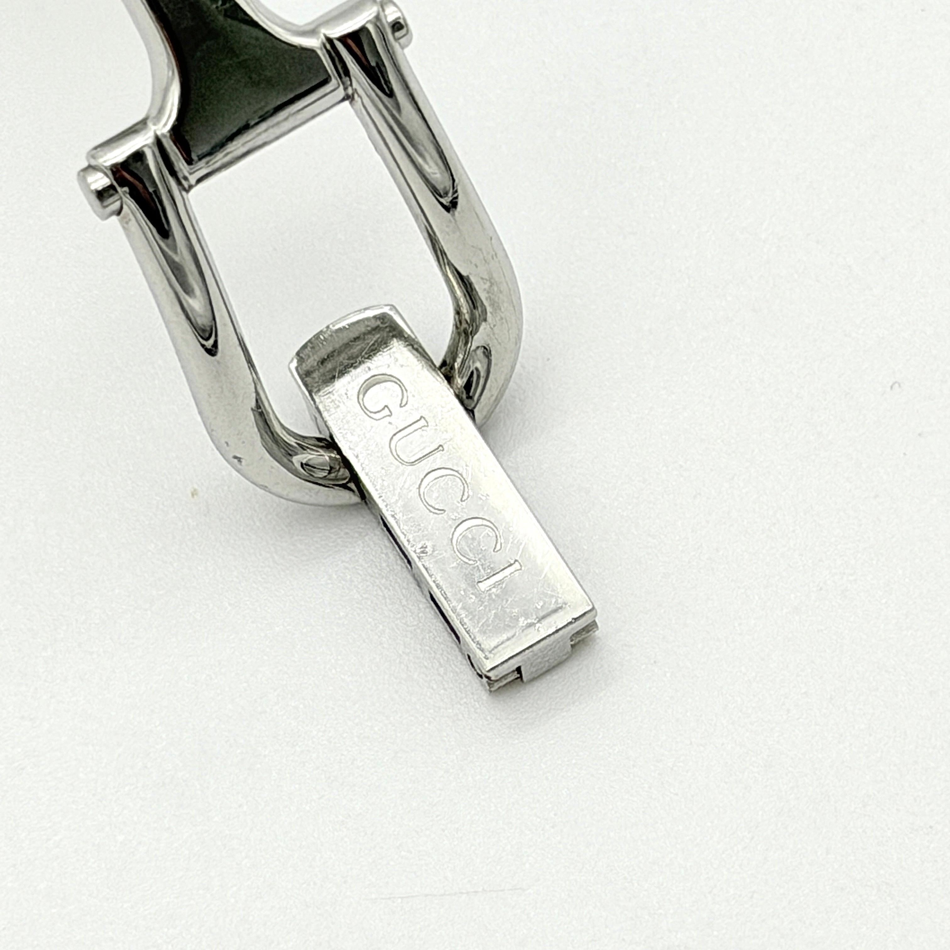 Gucci 1500L Bangle Watch Silver