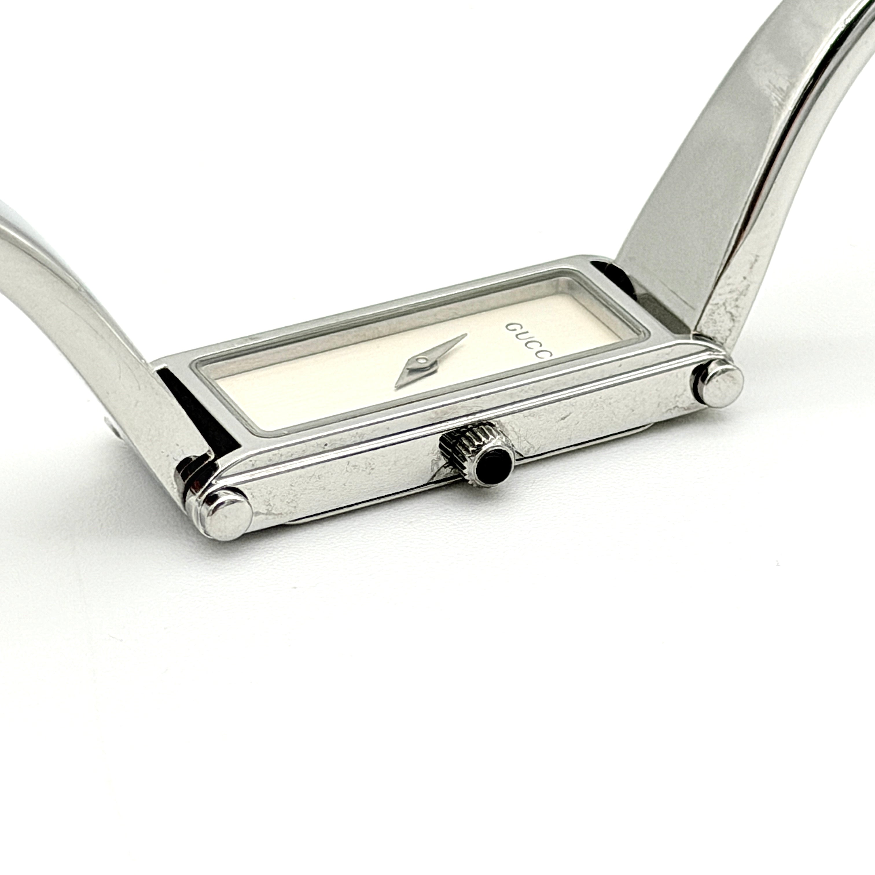 Gucci 1500L Bangle Watch Silver