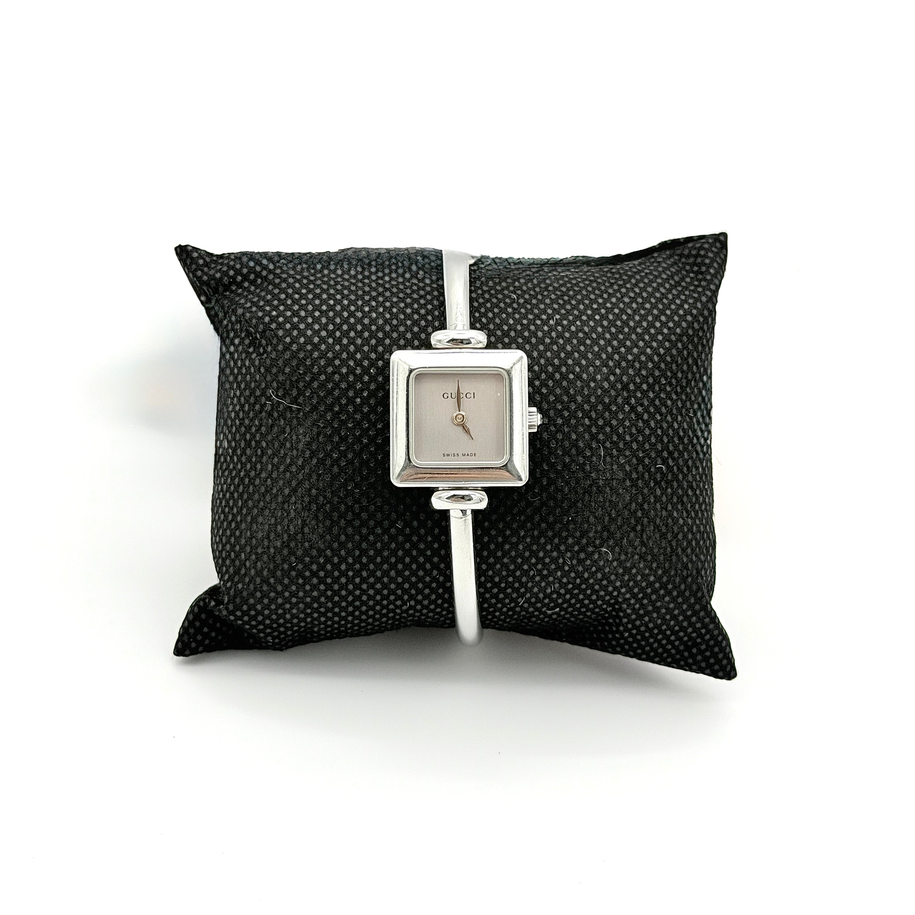 Gucci 1900L Stainless Steel Bangle Watch Silver