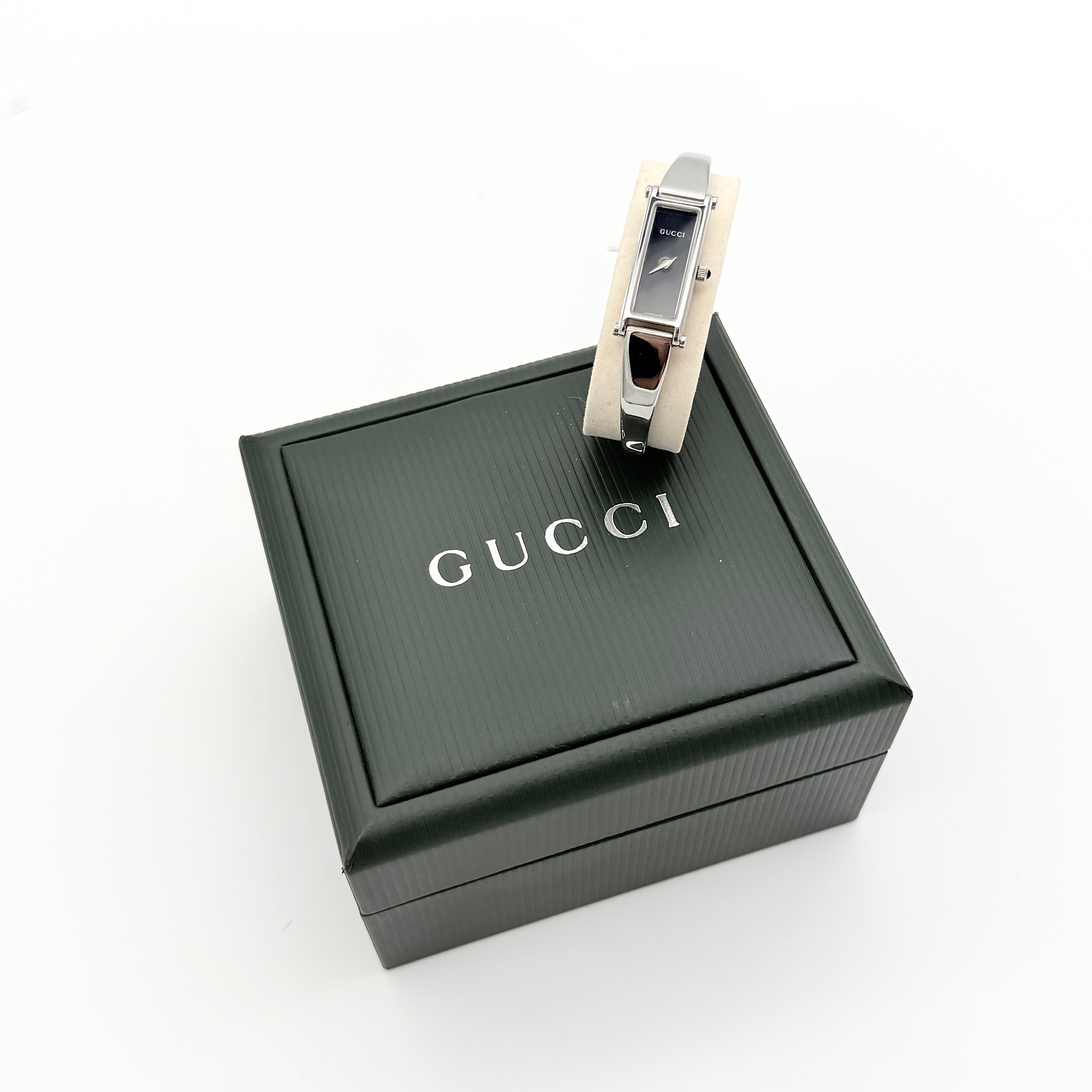 Gucci 1500L Black Dial Bangle Watch