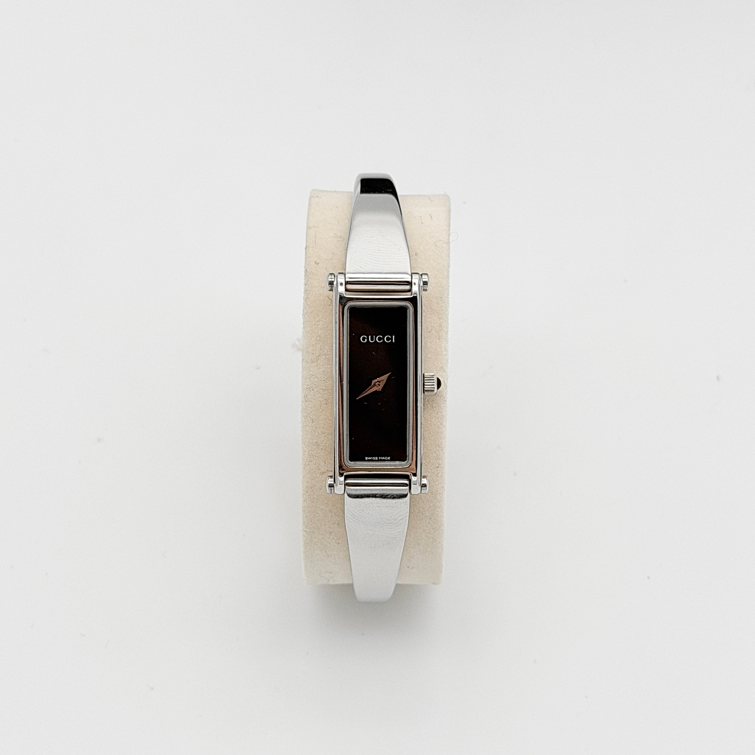 Gucci 1500L Black Dial Bangle Watch