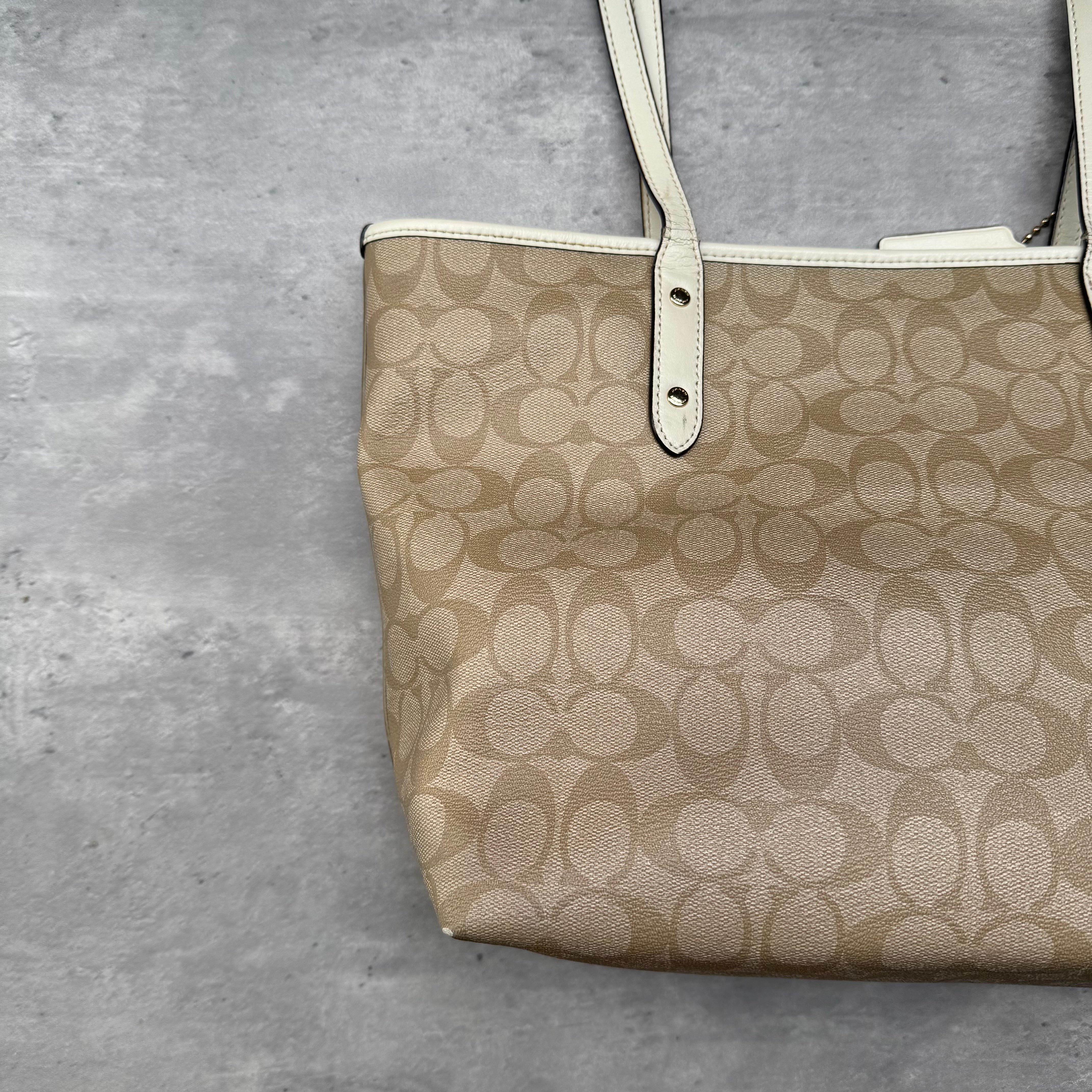 Coach Signature Canvas City Tote Bag Beige/White
