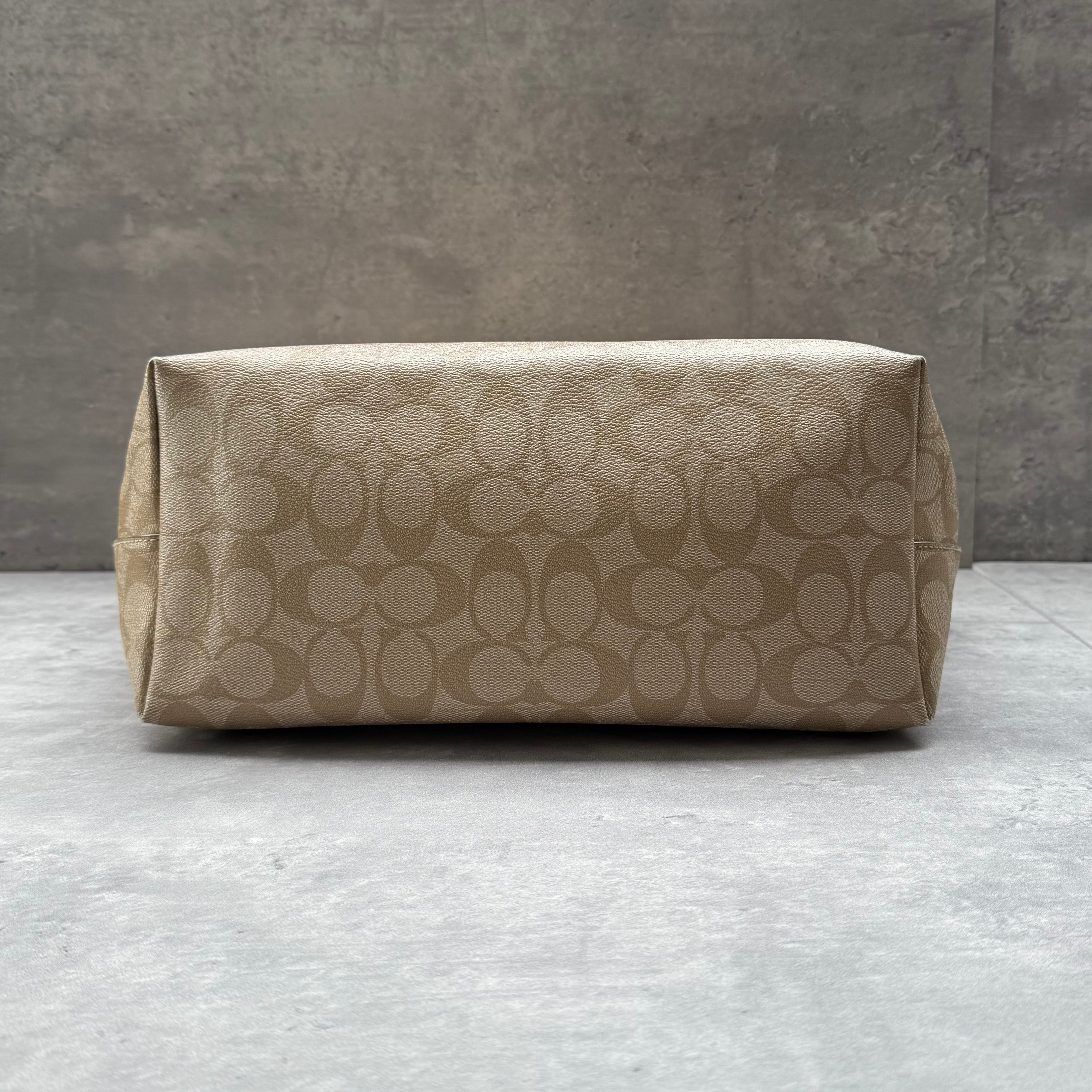 Coach Signature Canvas City Tote Bag Beige/White