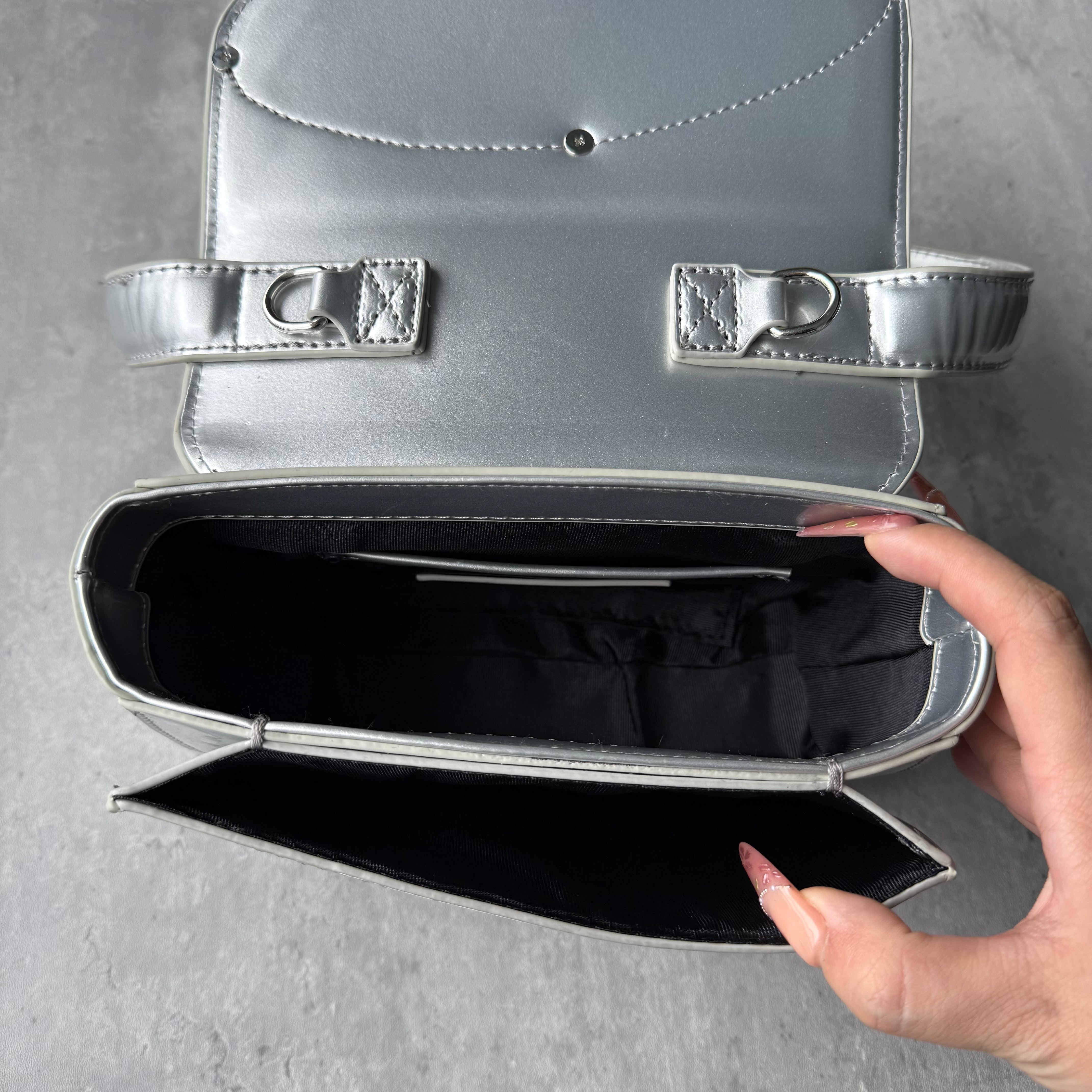 Diesel 1DR Shoulder Bag Metallic/Matte Silver