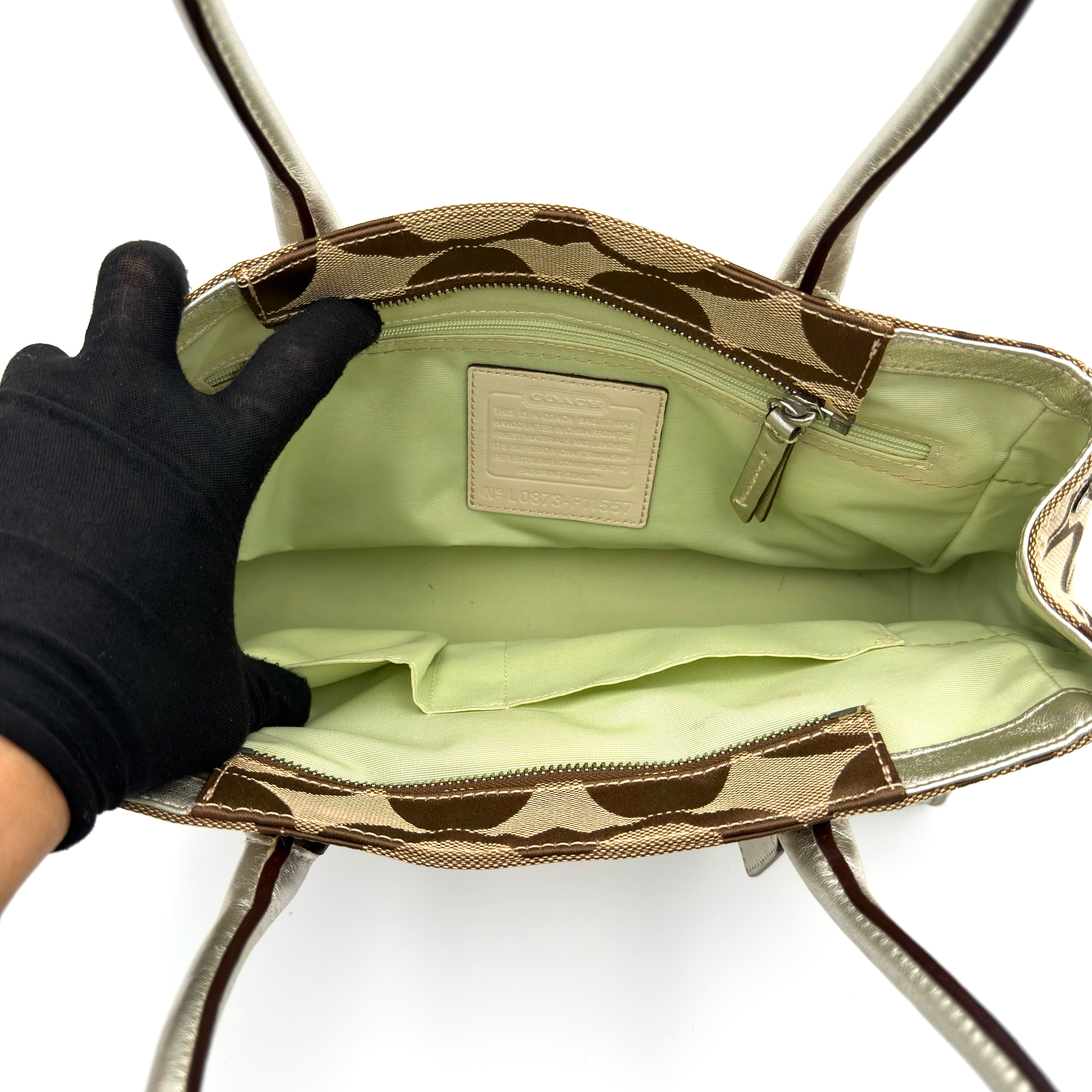 Coach Signature Hampton Madeline Handbag Beige/Silver