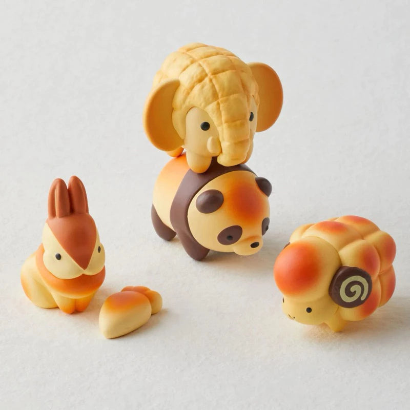 Animal Bakery Mini Figure – panda-shaped collectible bun toy with soft baked color tones and a kawaii design.